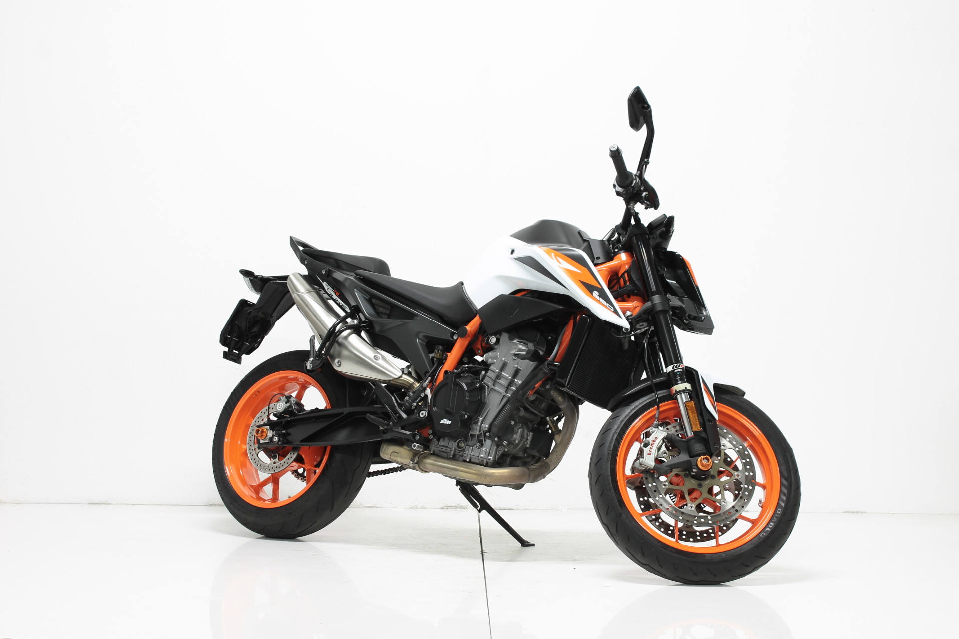 KTM 890 Duke R