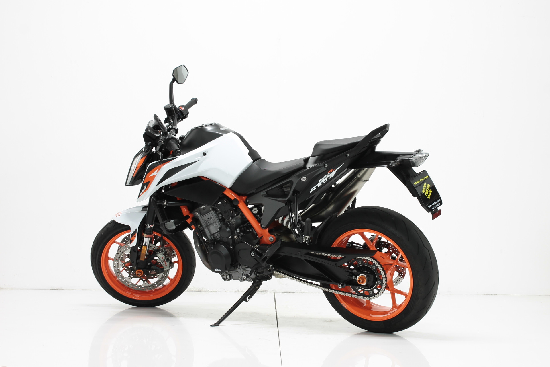 KTM 890 Duke R-image-2