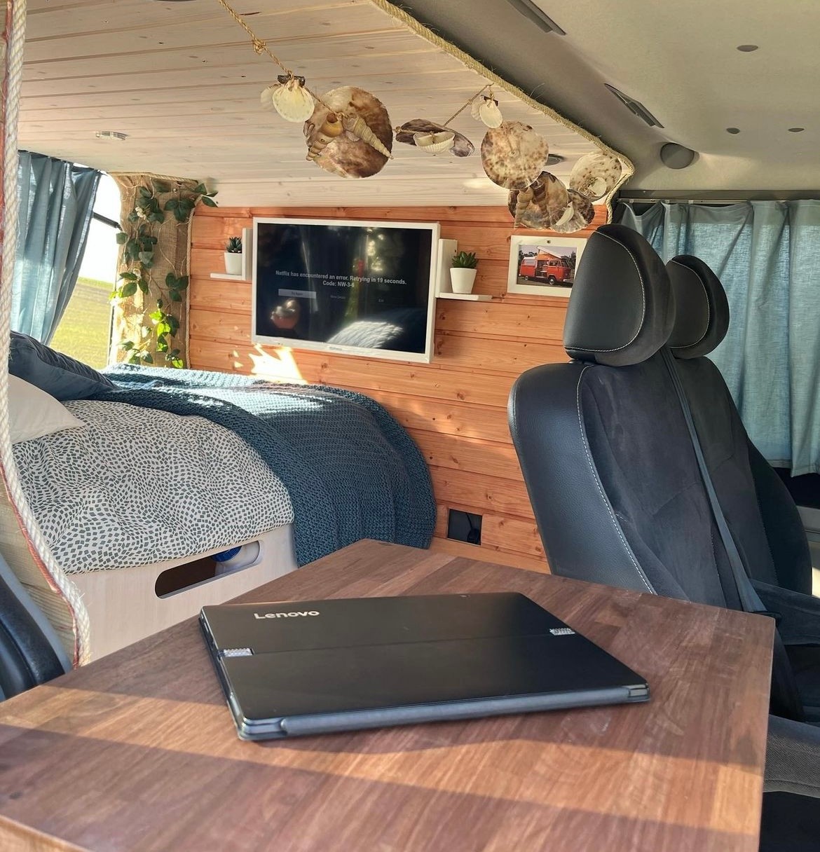 RENAULT Büssli umgebaut zum romantischen Camper :) !