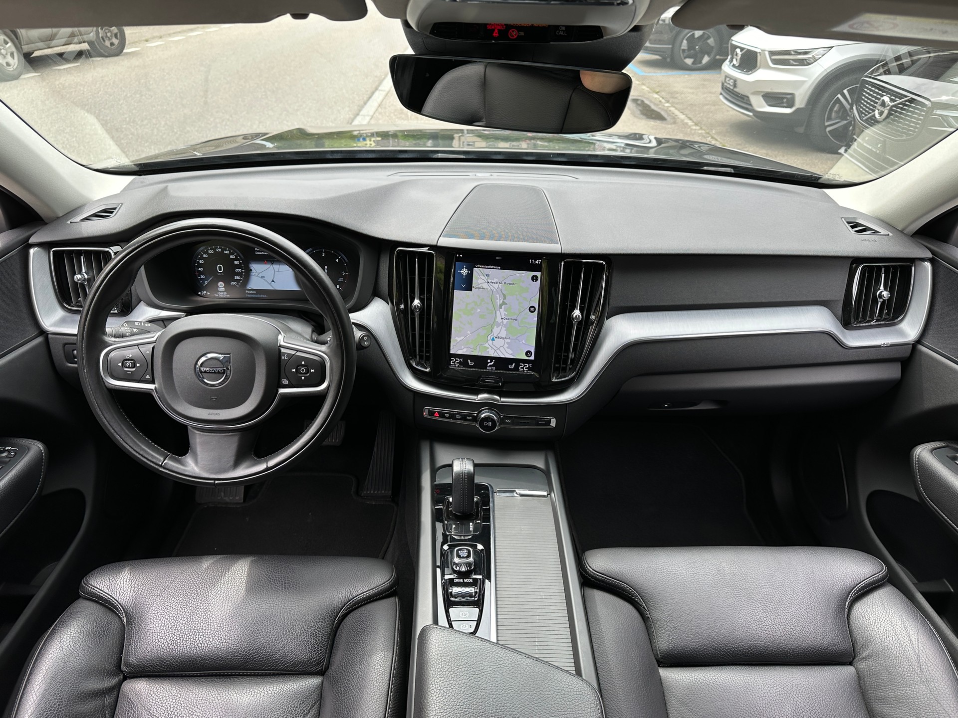 VOLVO XC60 B4 Diesel Mild Hybrid AWD Momentum Geartronic-image-7
