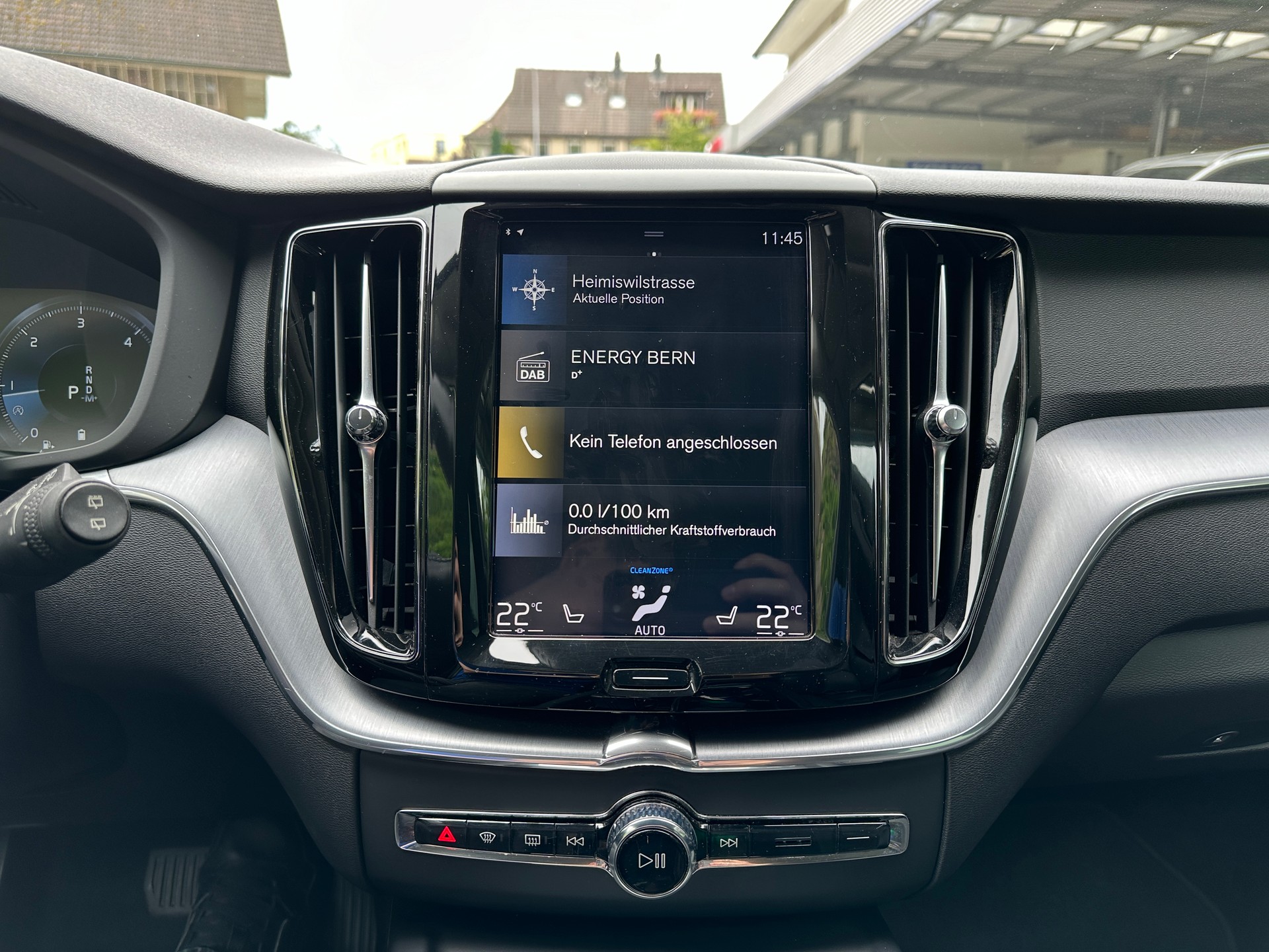 VOLVO XC60 B4 Diesel Mild Hybrid AWD Momentum Geartronic-image-8