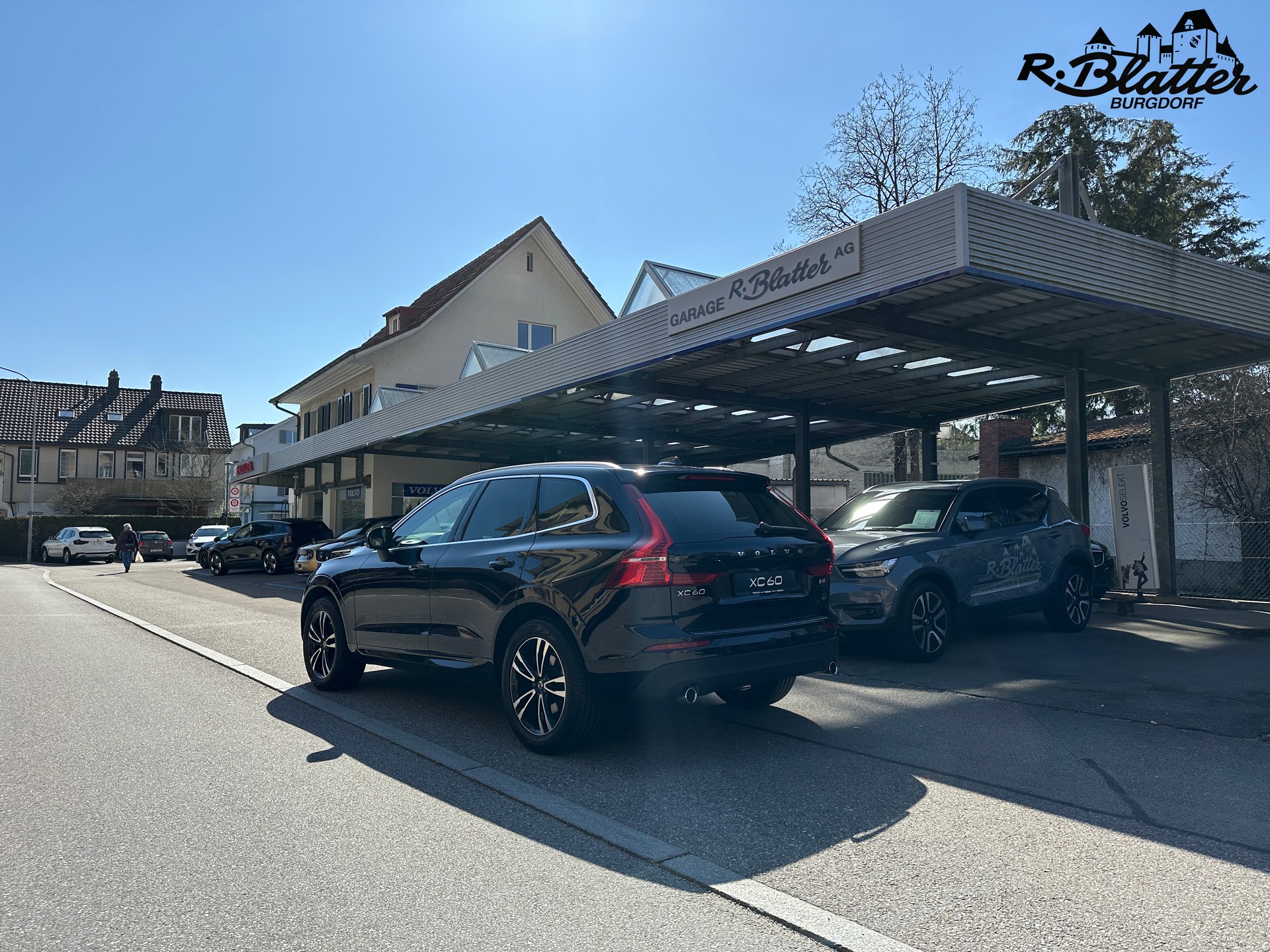 VOLVO XC60 B4 Diesel Mild Hybrid AWD Momentum Geartronic-showroom-element-2