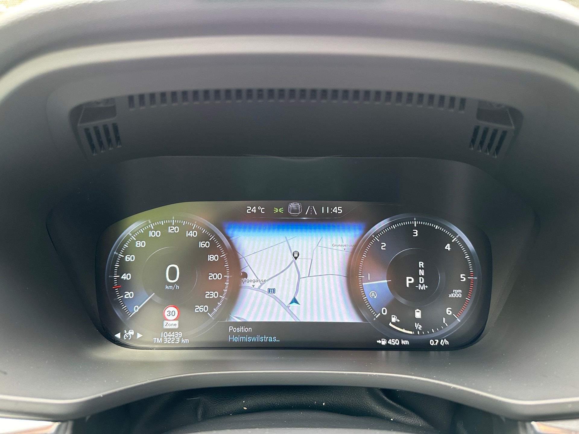 VOLVO XC60 B4 Diesel Mild Hybrid AWD Momentum Geartronic-image-6