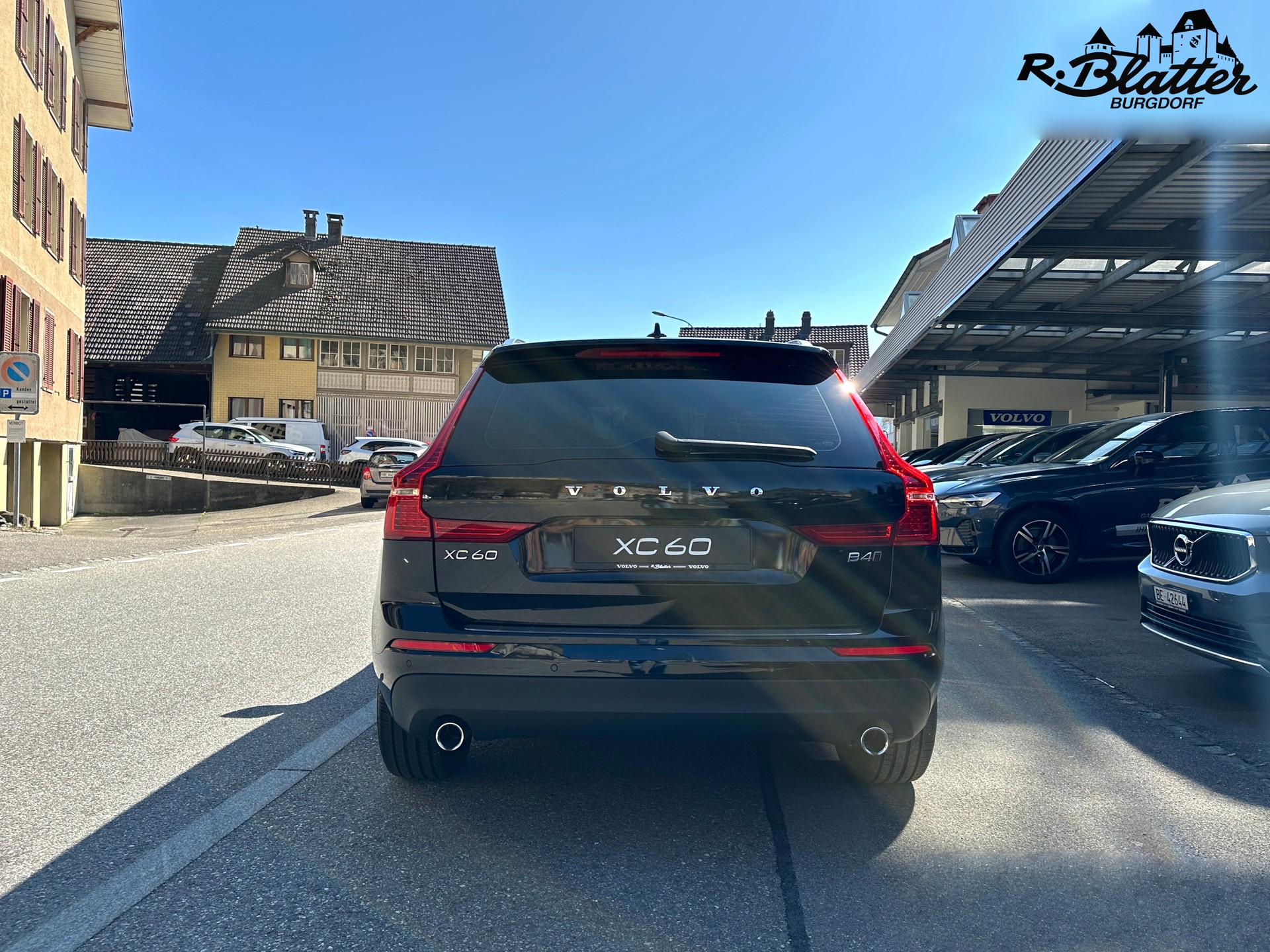 VOLVO XC60 B4 Diesel Mild Hybrid AWD Momentum Geartronic-image-4