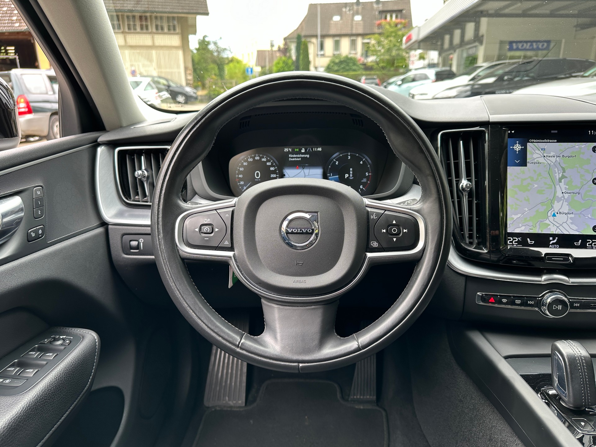VOLVO XC60 B4 Diesel Mild Hybrid AWD Momentum Geartronic-image-5