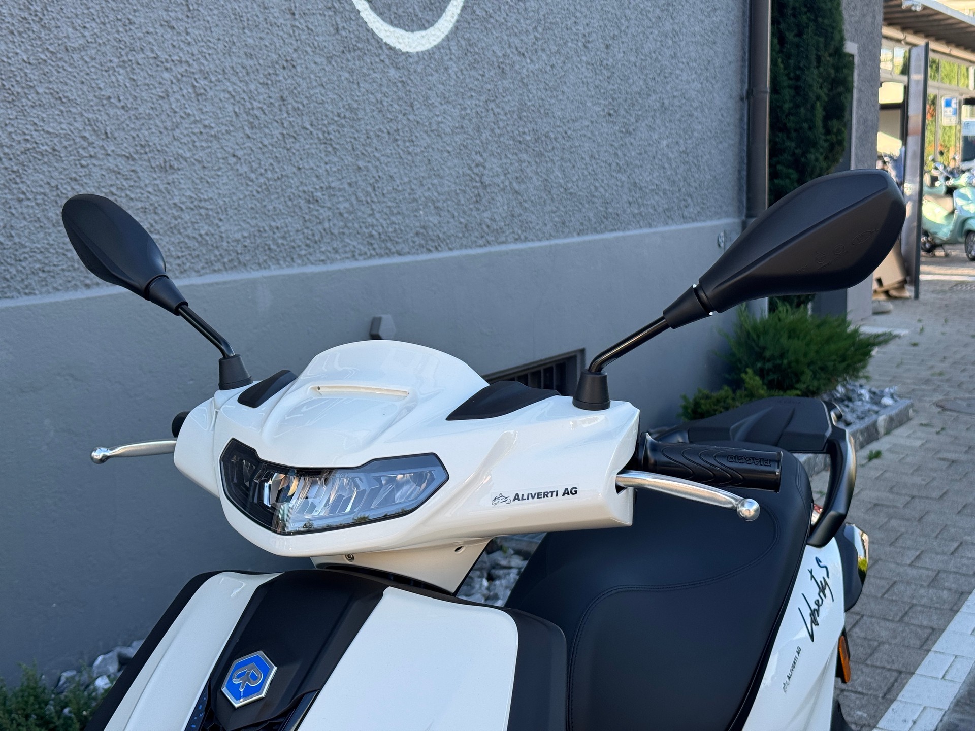 PIAGGIO Liberty 125 Sport E5+-showroom-element-1