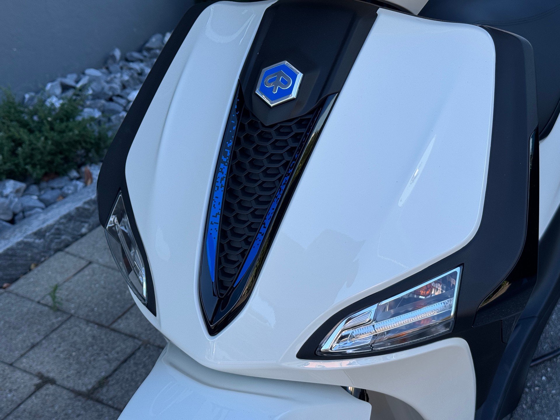 PIAGGIO Liberty 125 Sport E5+-showroom-element-2