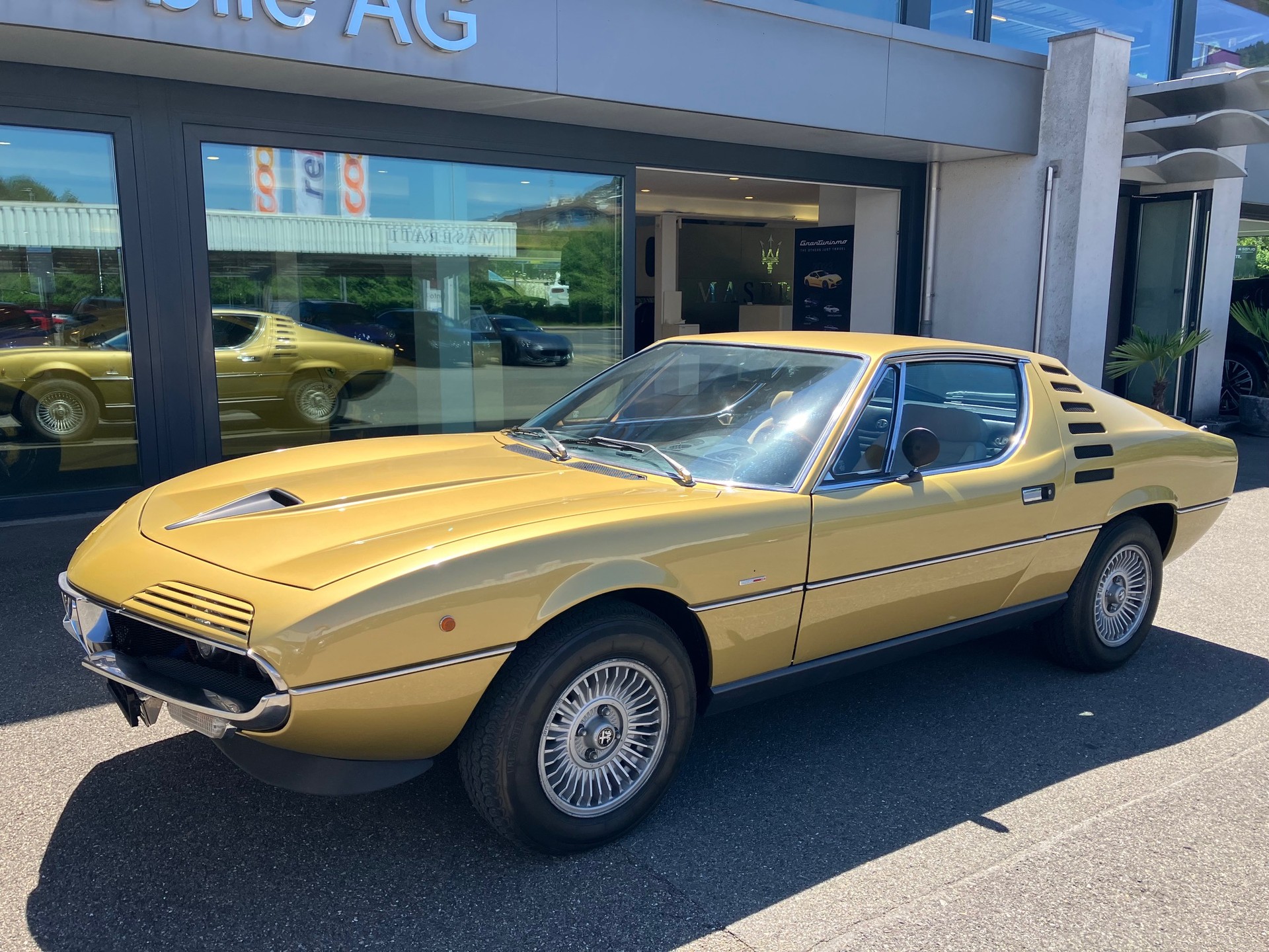 ALFA ROMEO MONTREAL-showroom-element-3