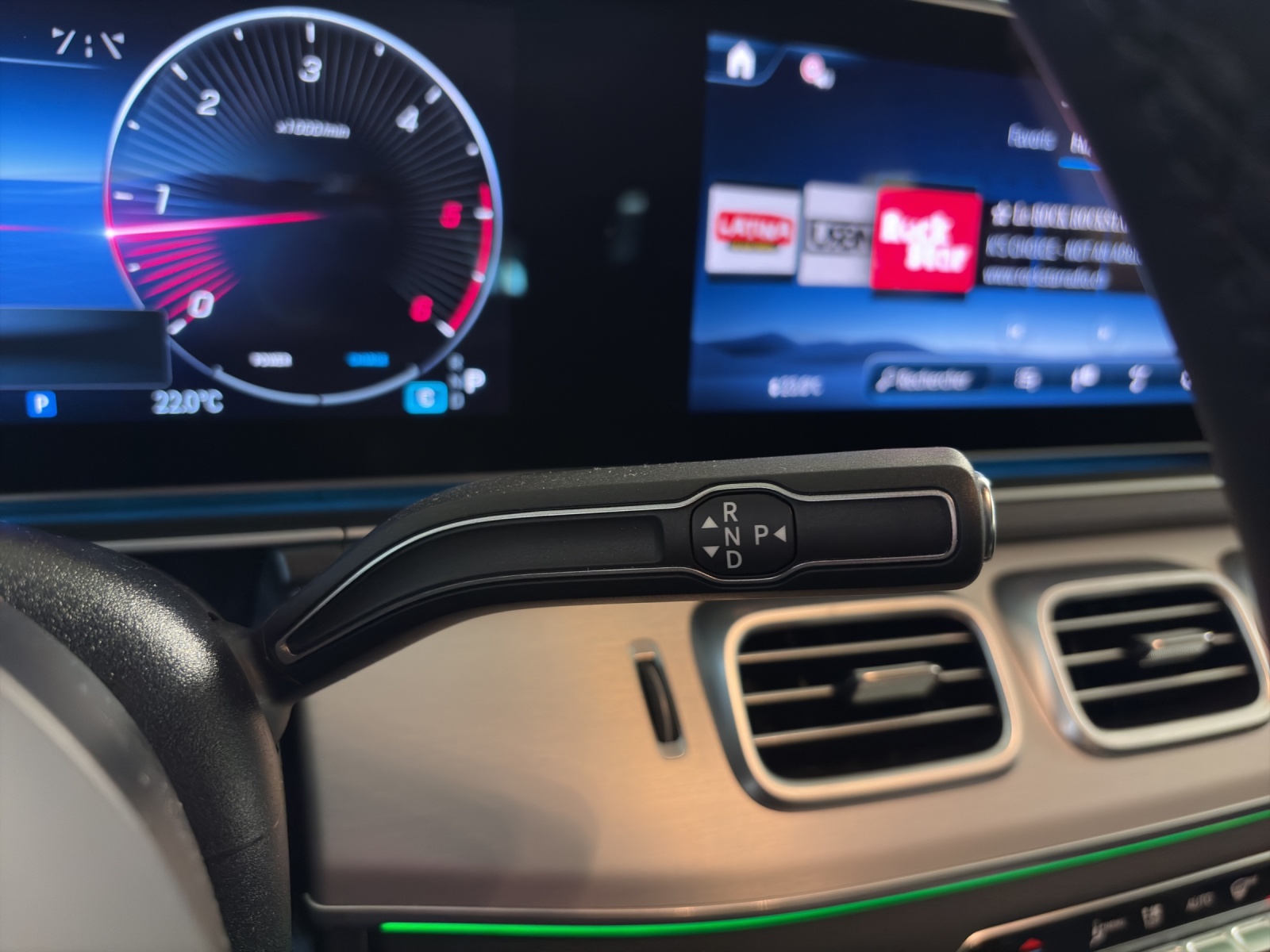 MERCEDES-BENZ GLE 300 d 4Matic-image-14