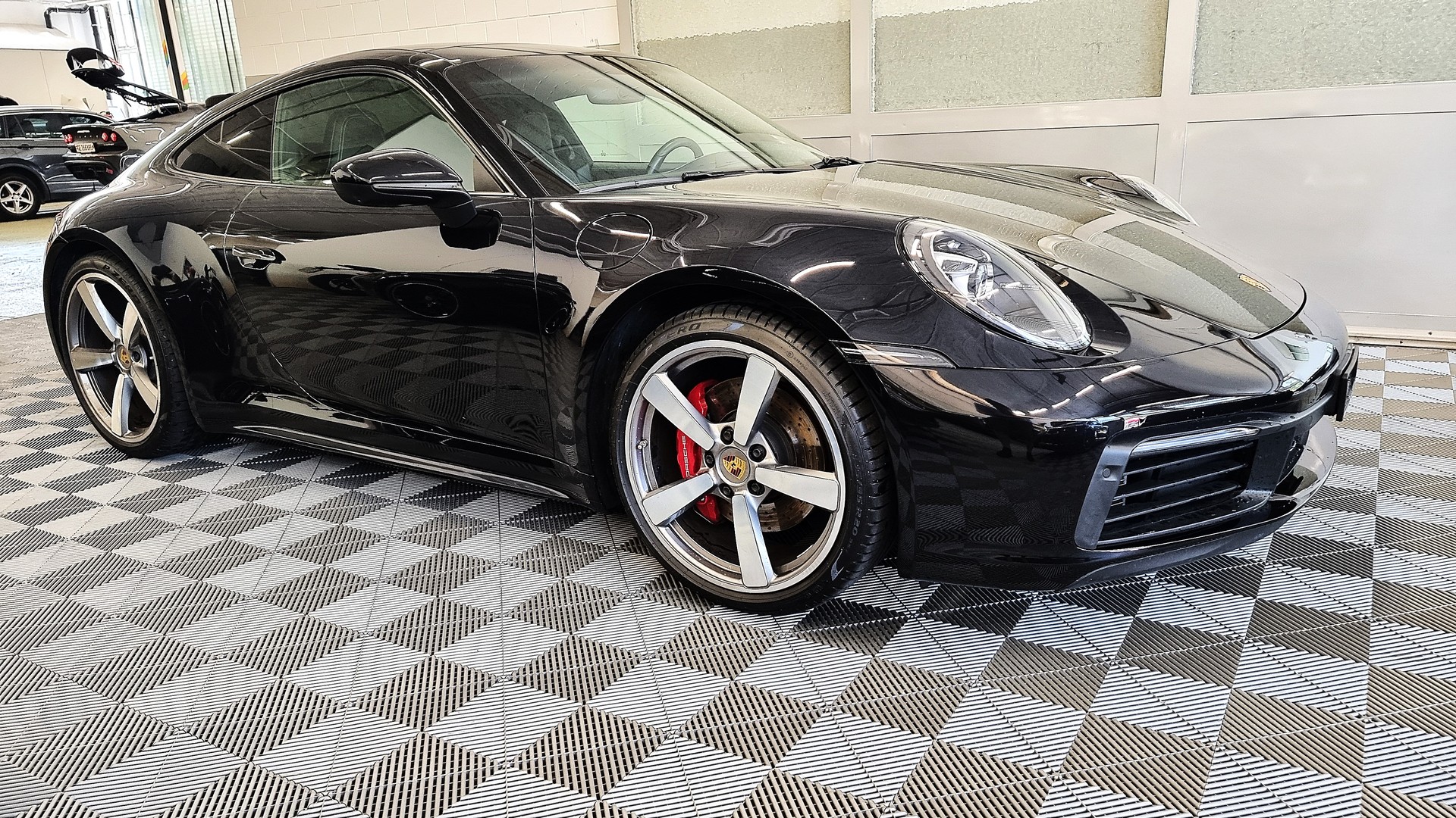 PORSCHE 911 Carrera 4S-image-7