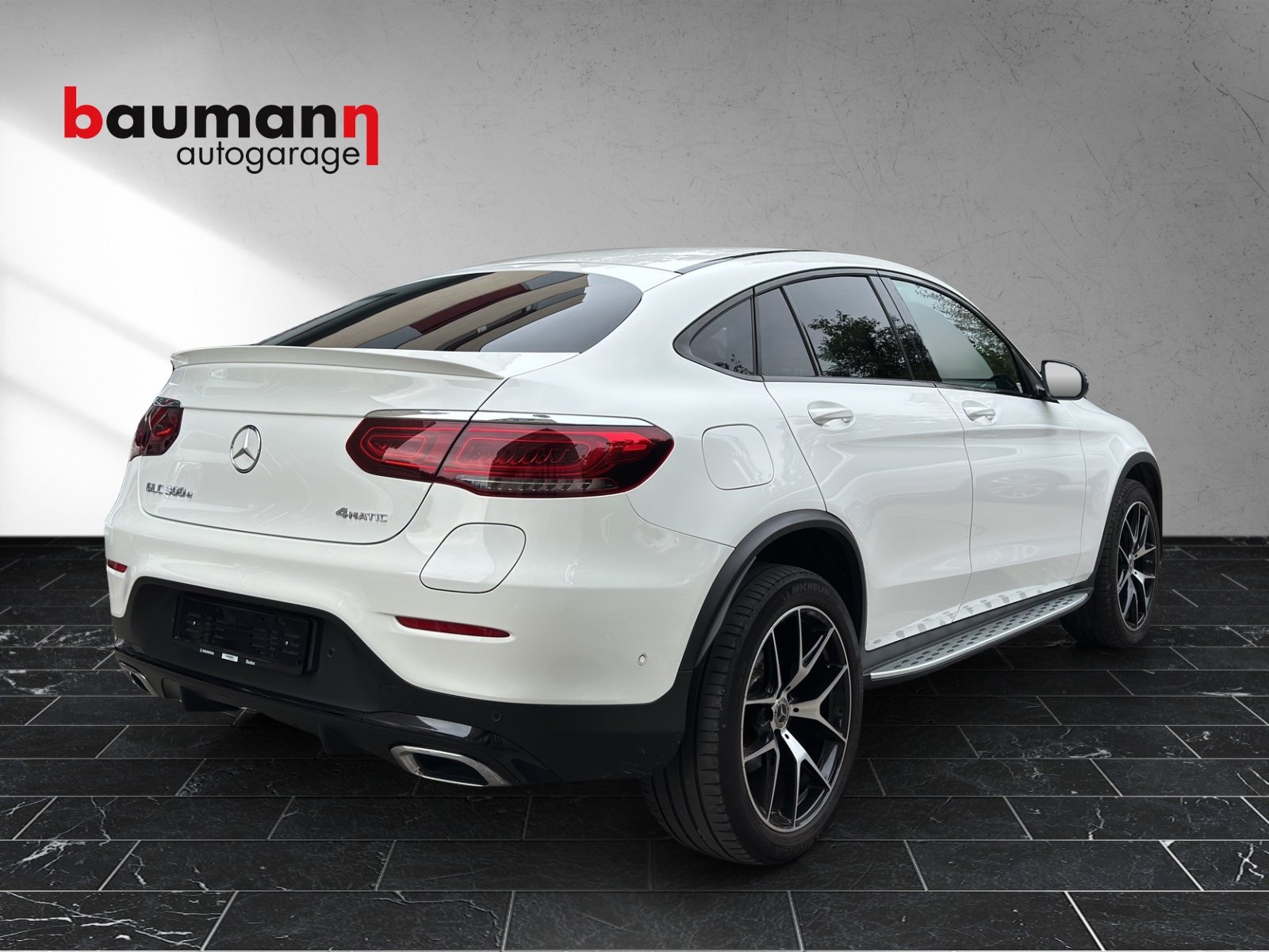 MERCEDES-BENZ GLC Coupé 300 e AMG Line 9G-Tronic-showroom-element-2