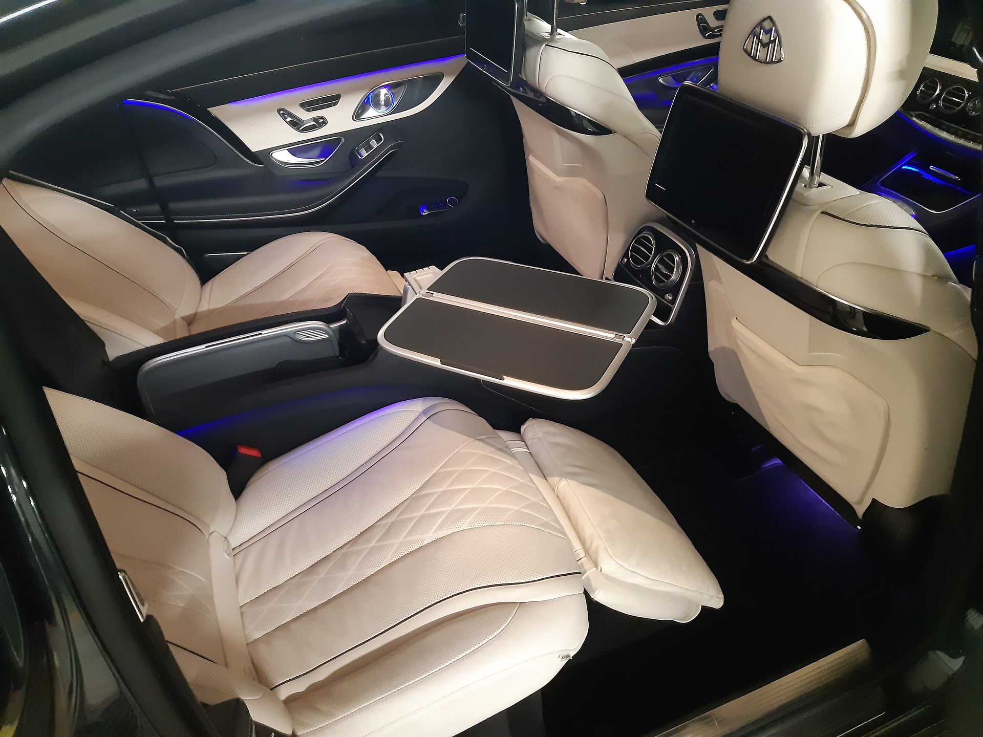 MERCEDES-BENZ S 600 Maybach-image-11