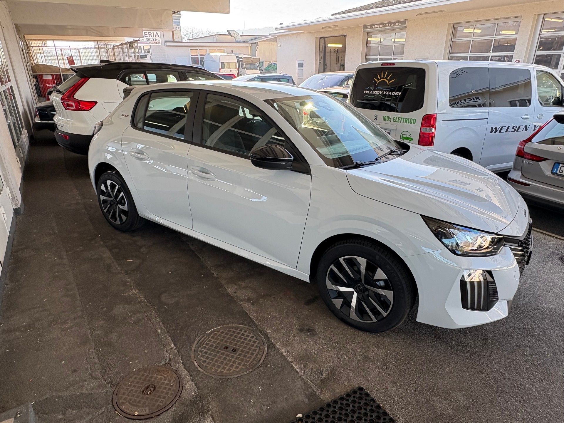 PEUGEOT 208 1.2 MHEV 110 Style