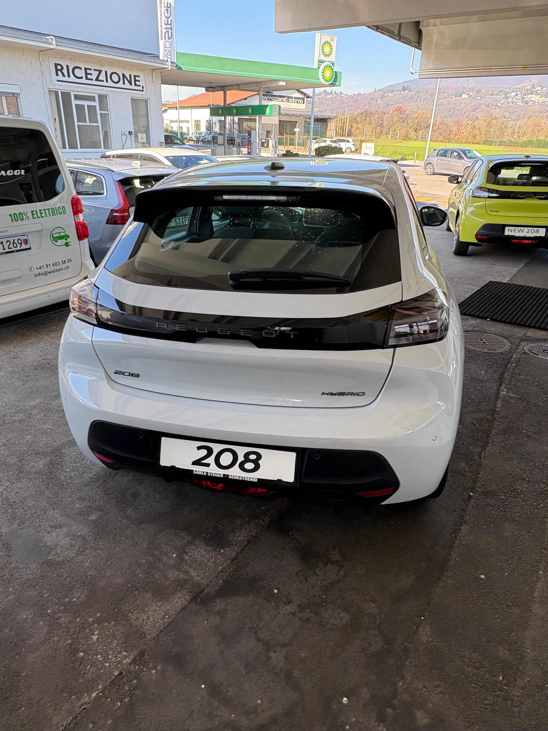 PEUGEOT 208 1.2 MHEV 110 Style-showroom-element-2