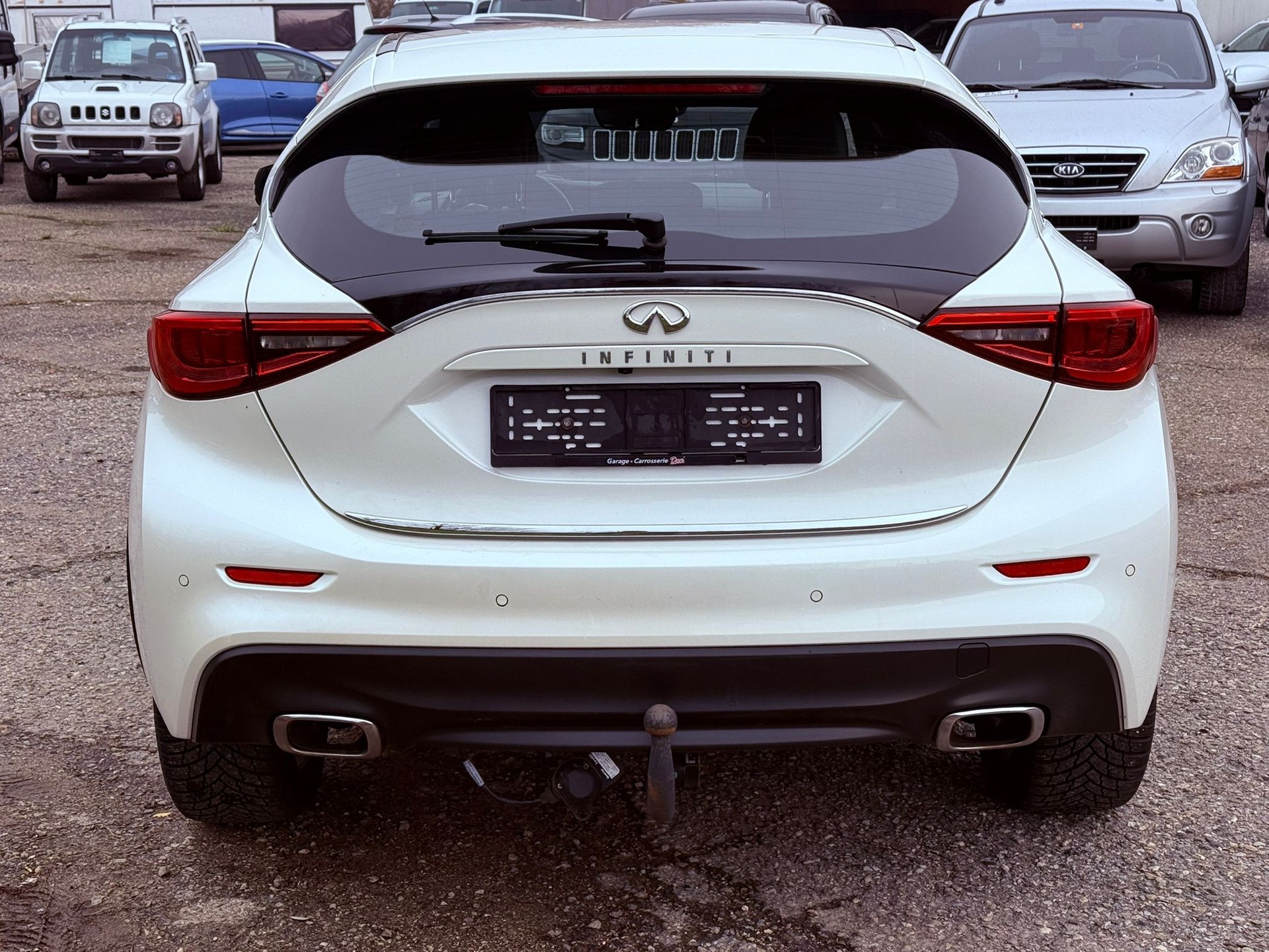 INFINITI Q30 2.2d Premium Tech AWD DCT-image-7