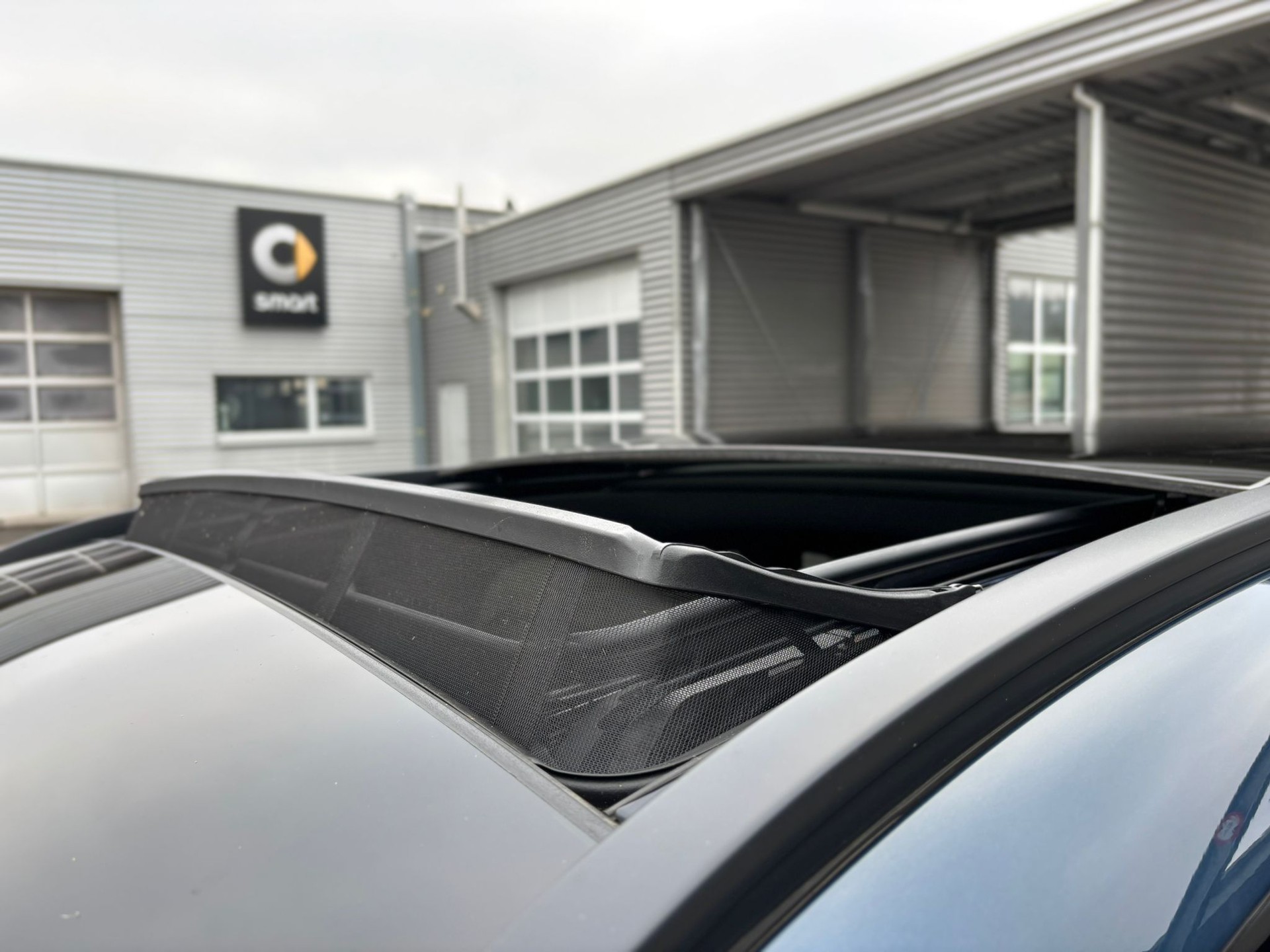 MERCEDES-BENZ EQA 300 AMG-Line 4Matic-image-12