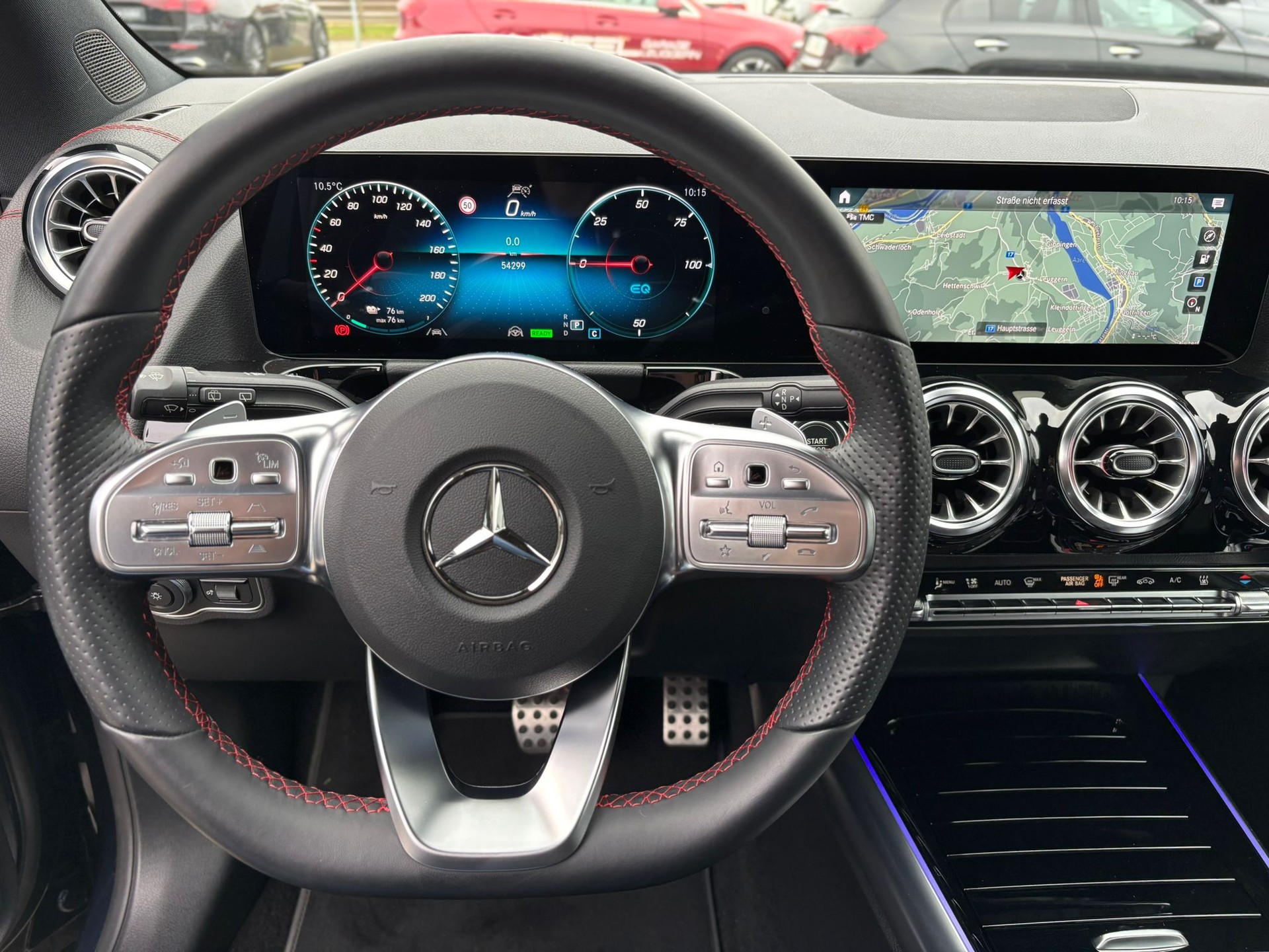 MERCEDES-BENZ EQA 300 AMG-Line 4Matic-image-8