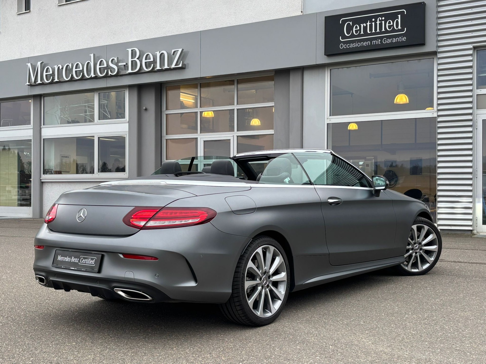 MERCEDES-BENZ C 300 AMG-Line 4Matic Cabriolet-image-6