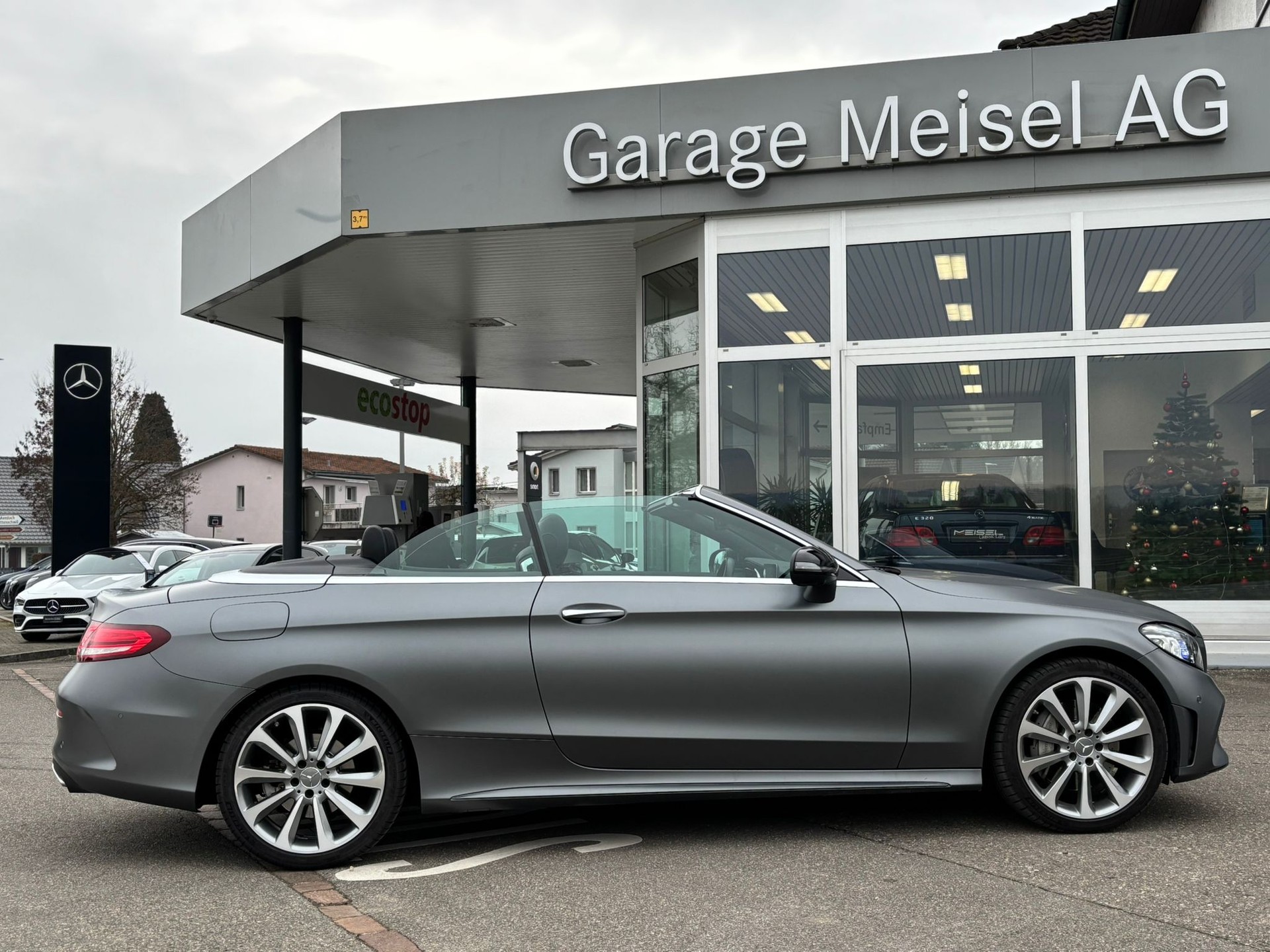 MERCEDES-BENZ C 300 AMG-Line 4Matic Cabriolet-image-9