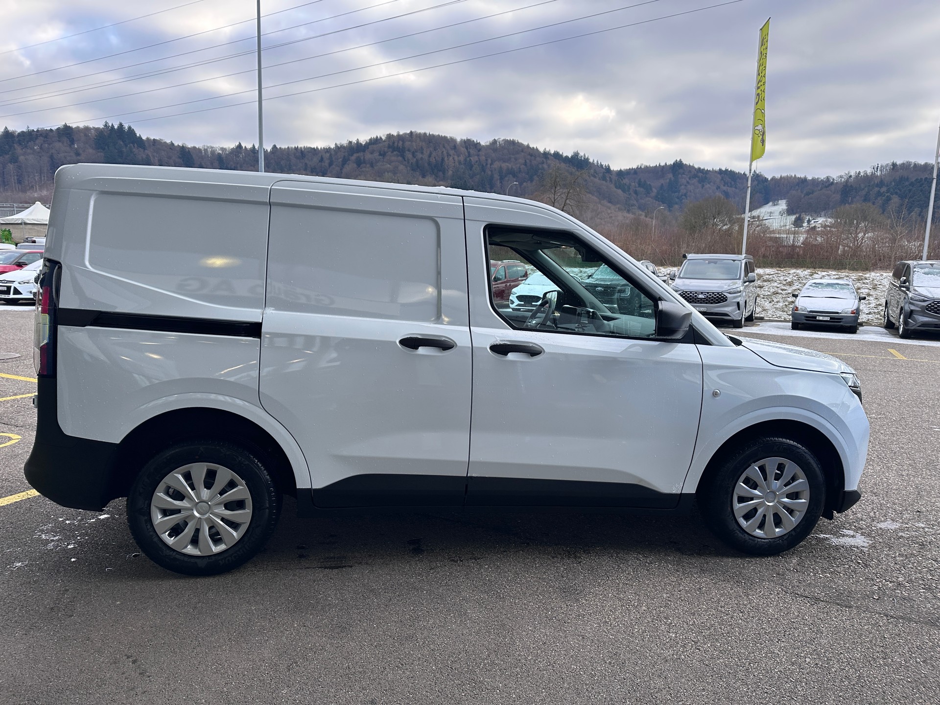FORD Transit Courier Van 1.0 EcoBoost Trend Automat-image-7