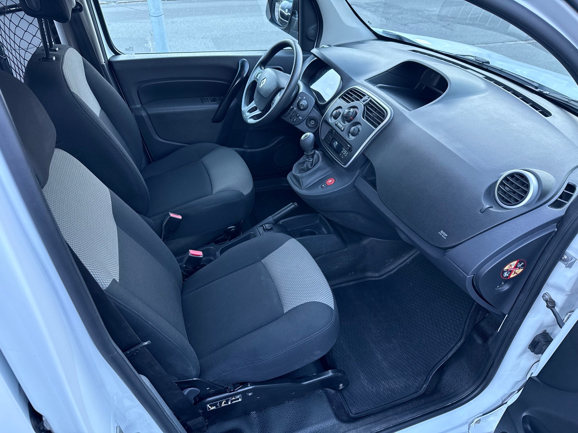 RENAULT KANGOO Expr. Maxi 1.5 dCi 95 Business S/S-image-9