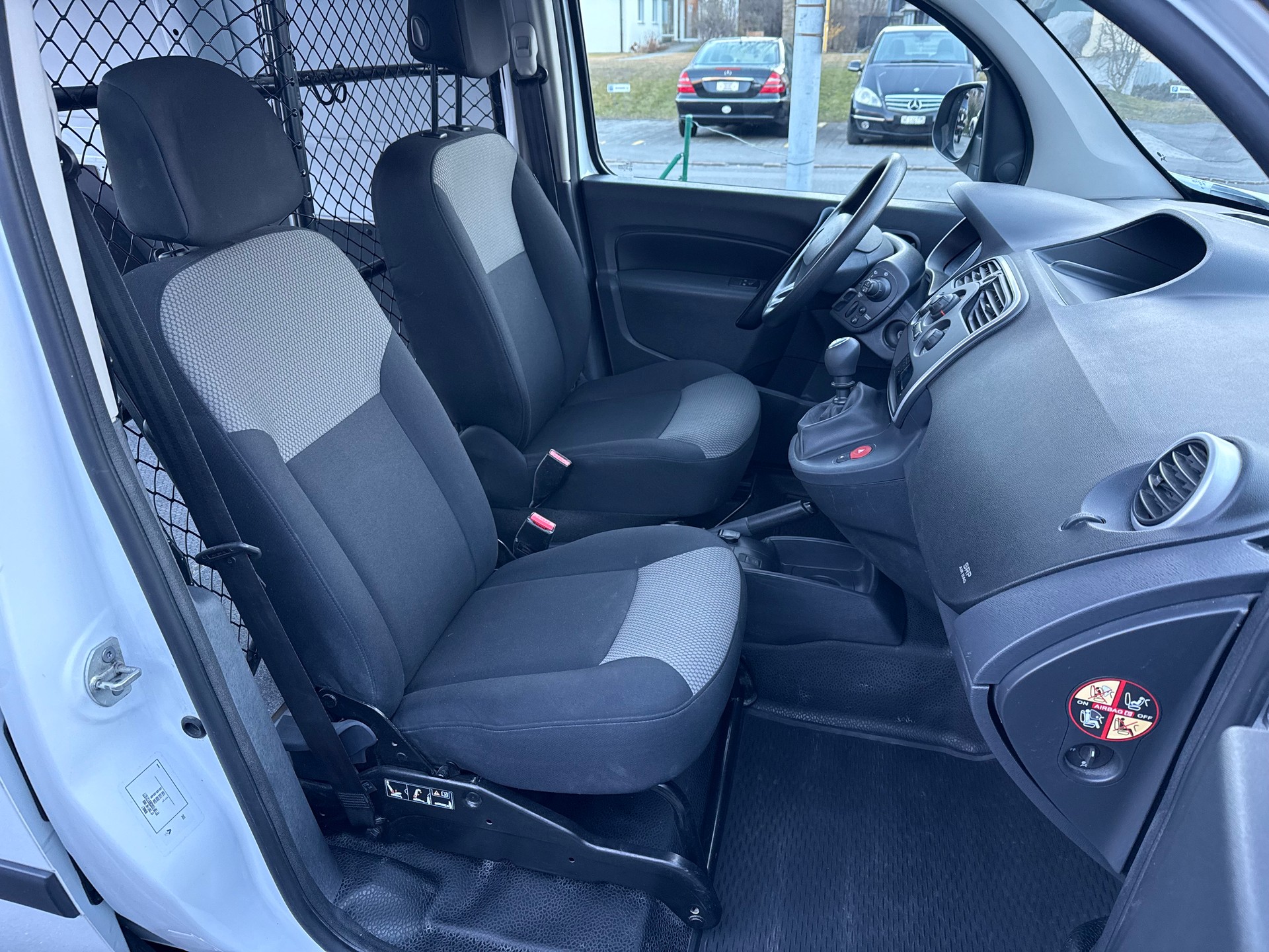RENAULT KANGOO Expr. Maxi 1.5 dCi 95 Business S/S-image-10