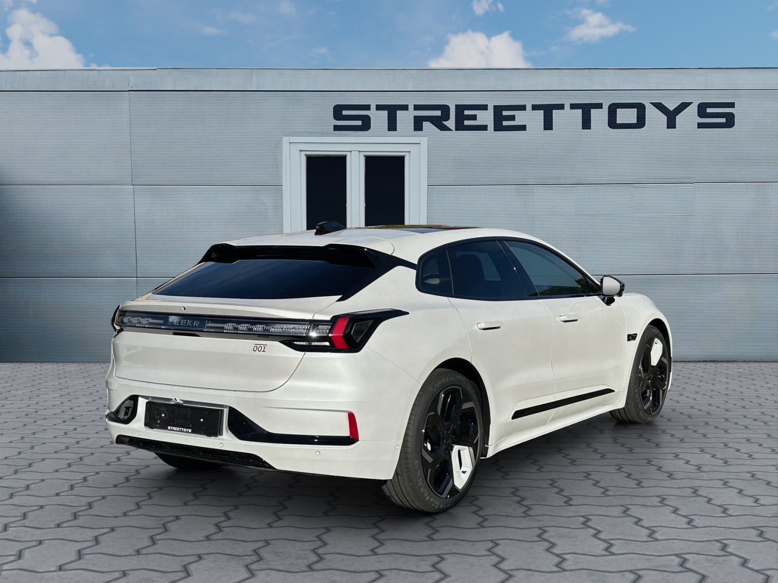 ZEEKR 001 96kWh Performace AWD-image-2