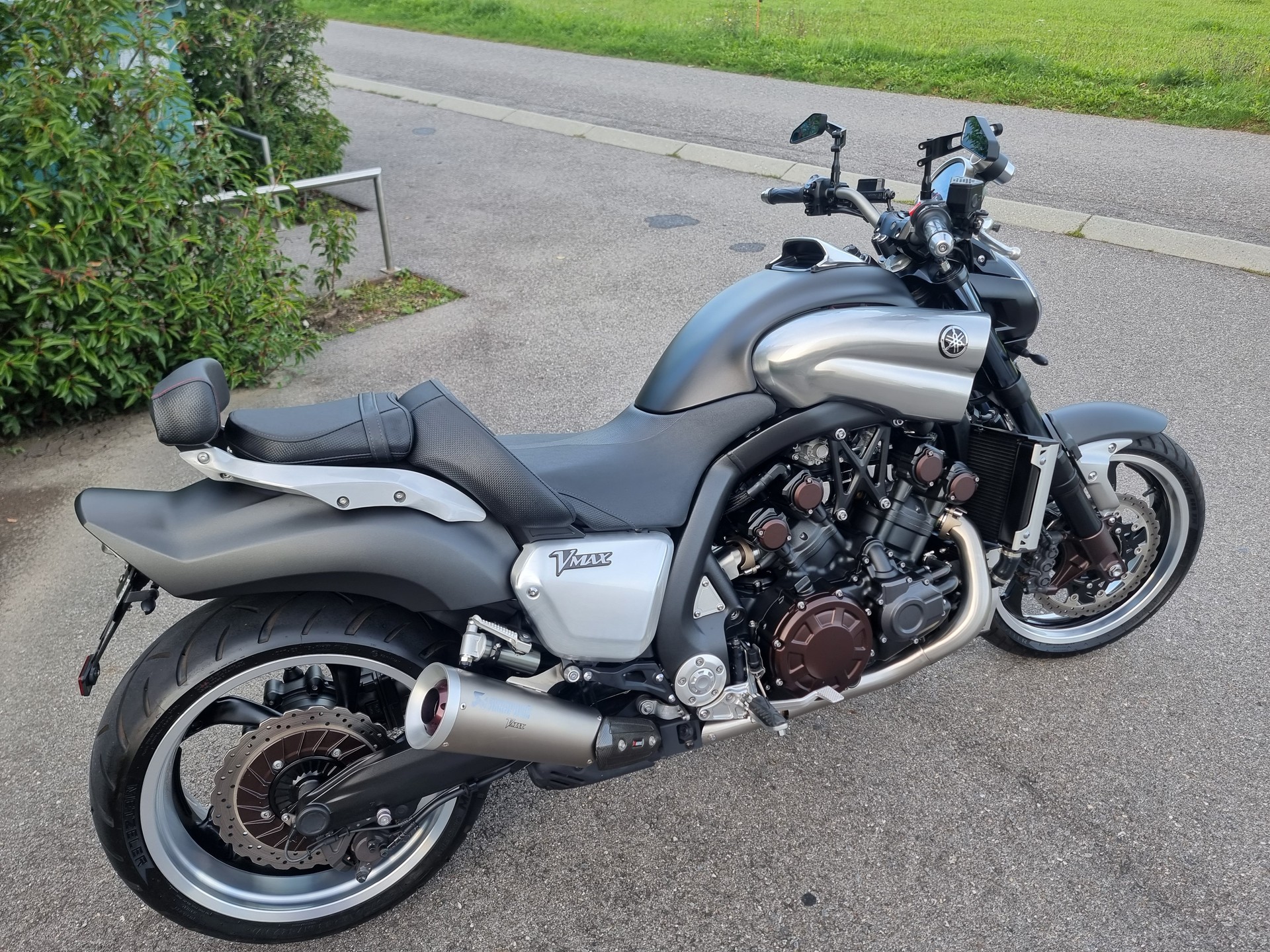 YAMAHA V-MAX-image-7