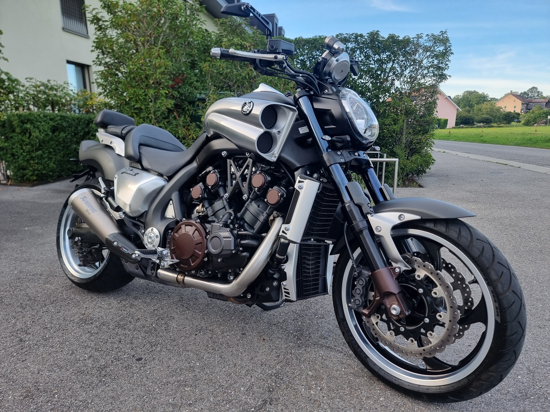 YAMAHA V-MAX-image-0