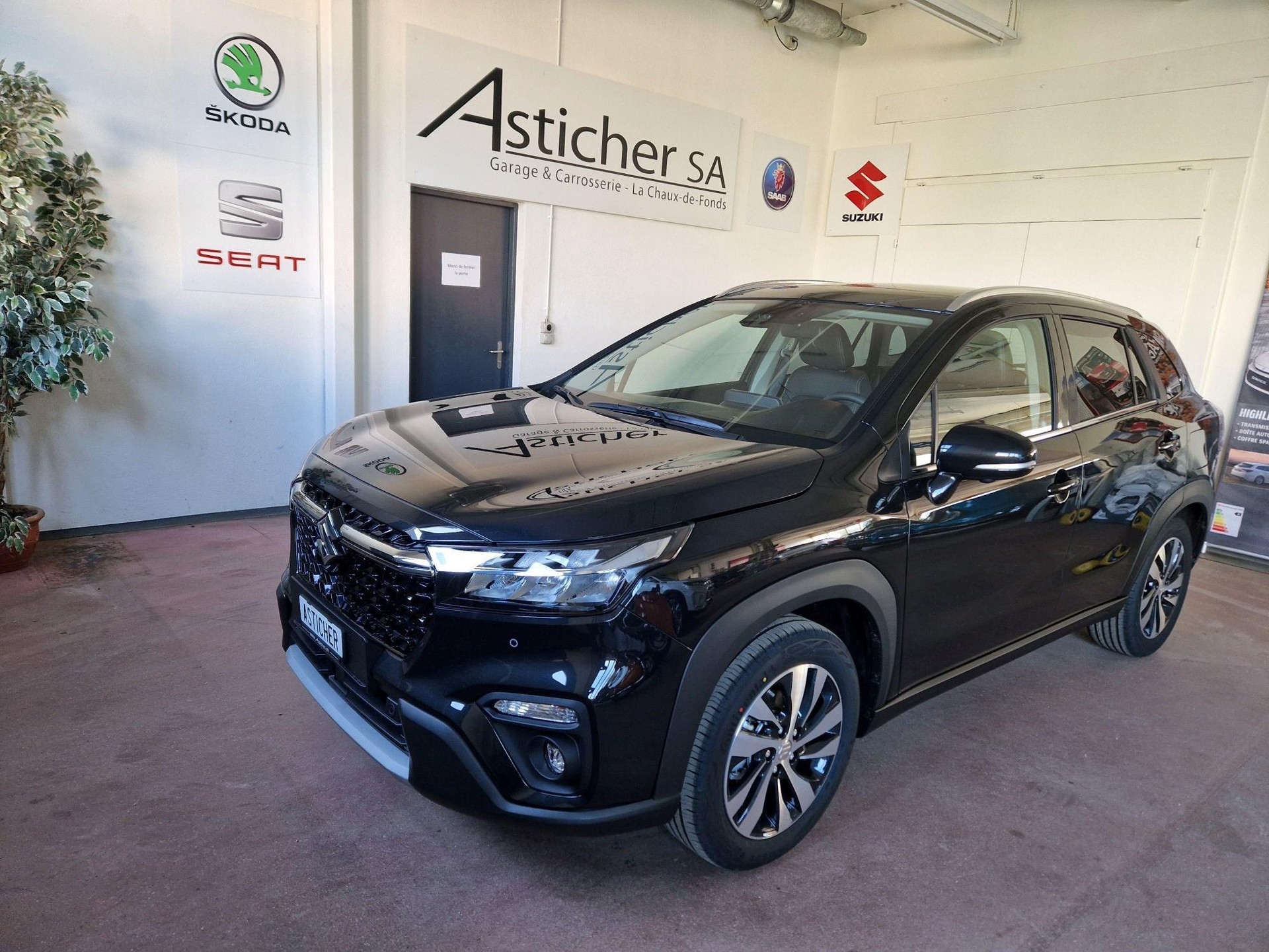 SUZUKI S-Cross 1.5 Compact Top Hybrid 4x4-image-15