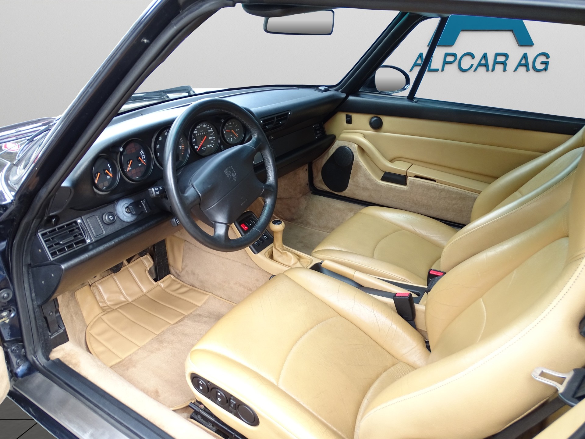 PORSCHE 993 Carrera 2 Cabrio-image-9