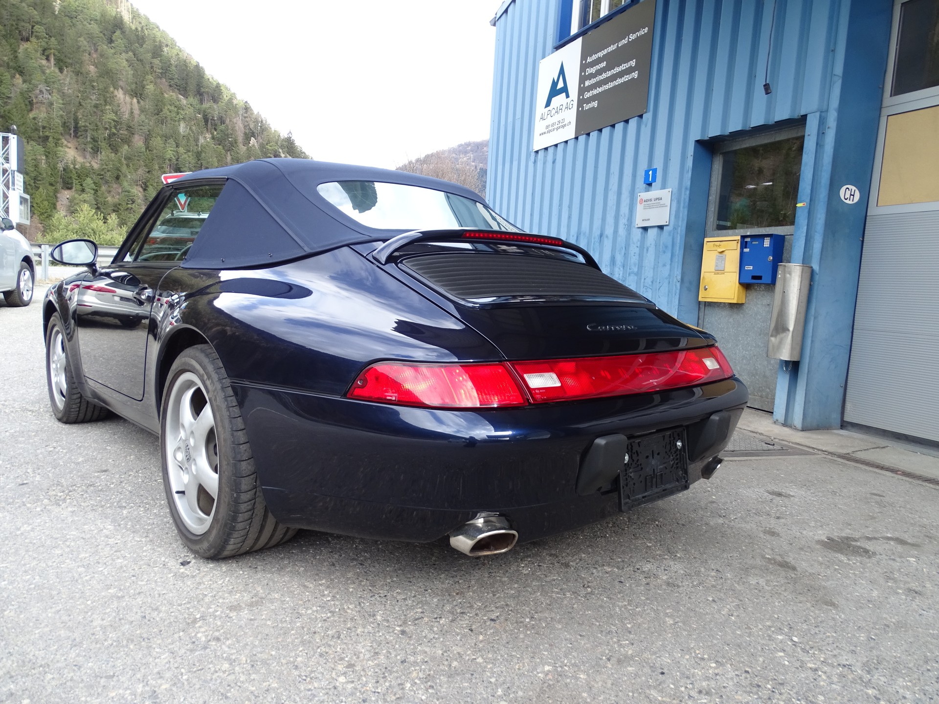 PORSCHE 993 Carrera 2 Cabrio-image-3