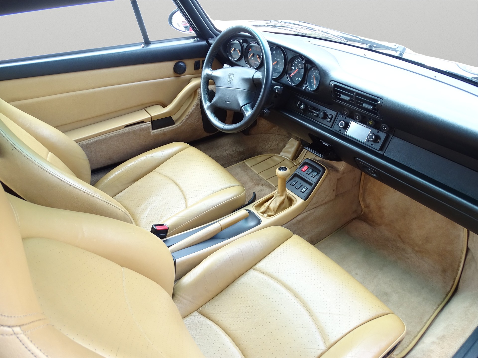 PORSCHE 993 Carrera 2 Cabrio-image-11