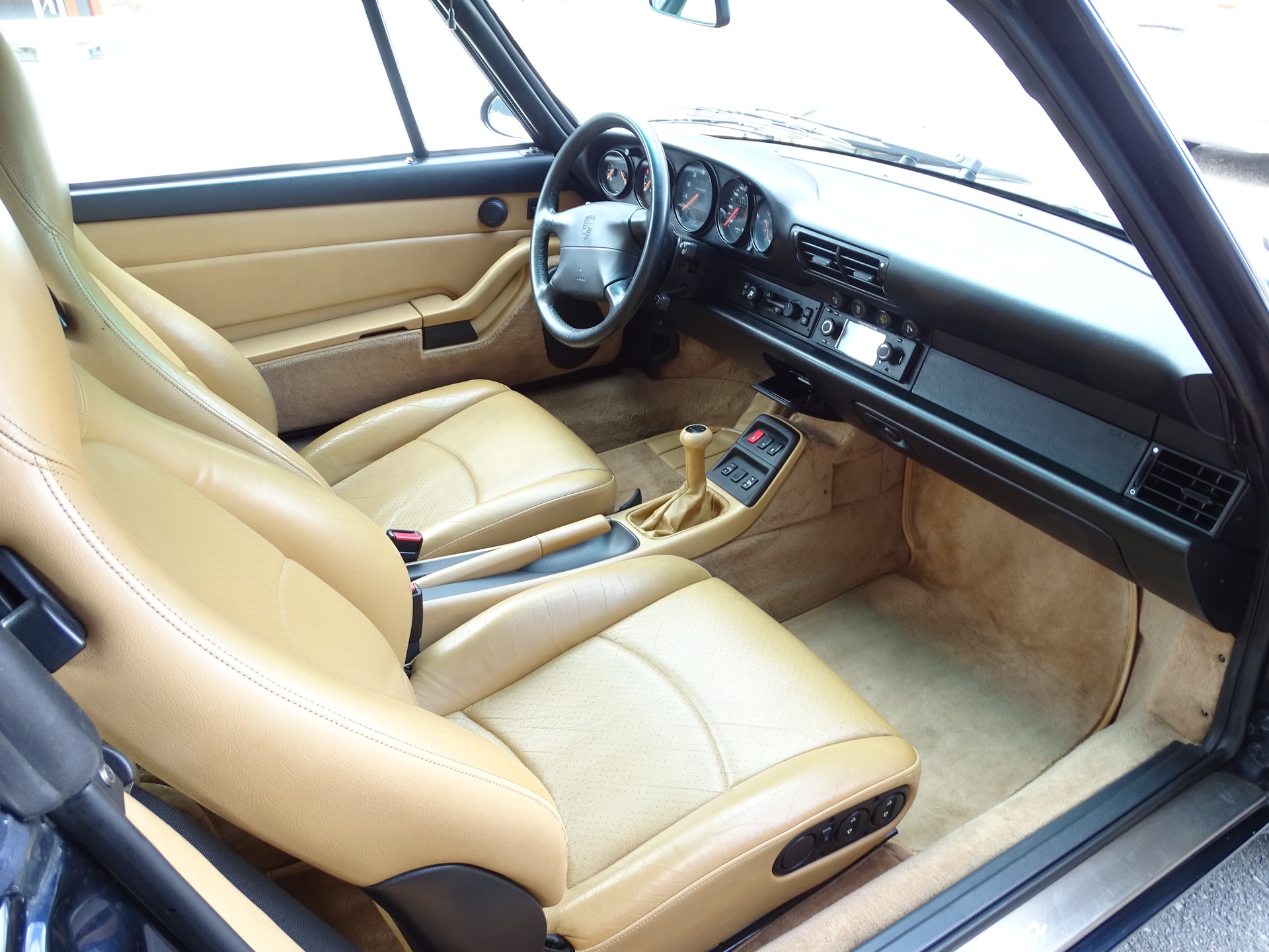 PORSCHE 993 Carrera 2 Cabrio-image-11