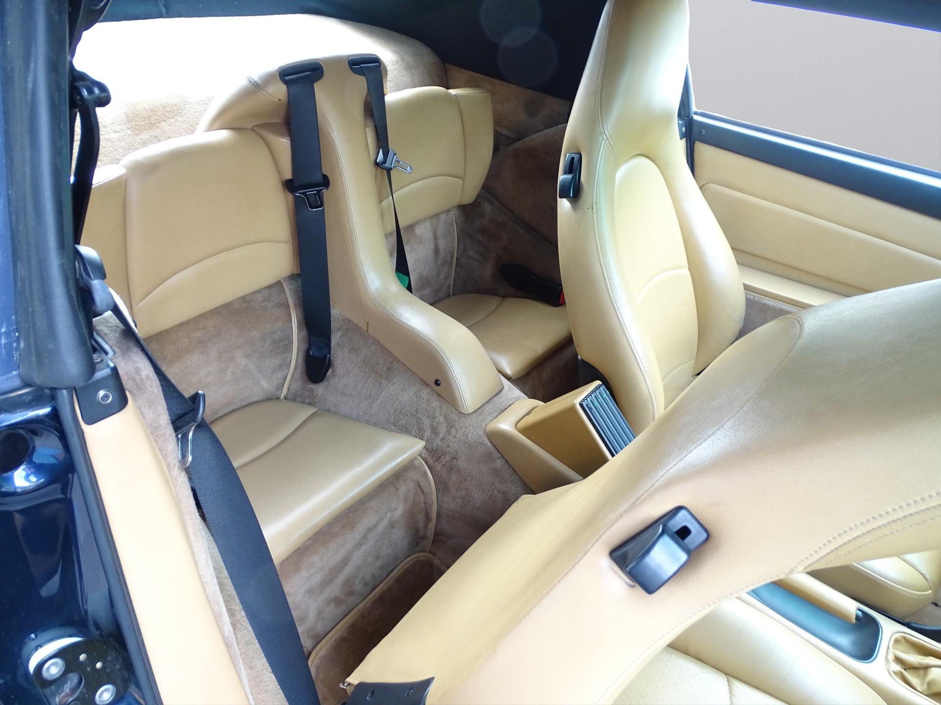 PORSCHE 993 Carrera 2 Cabrio-image-12