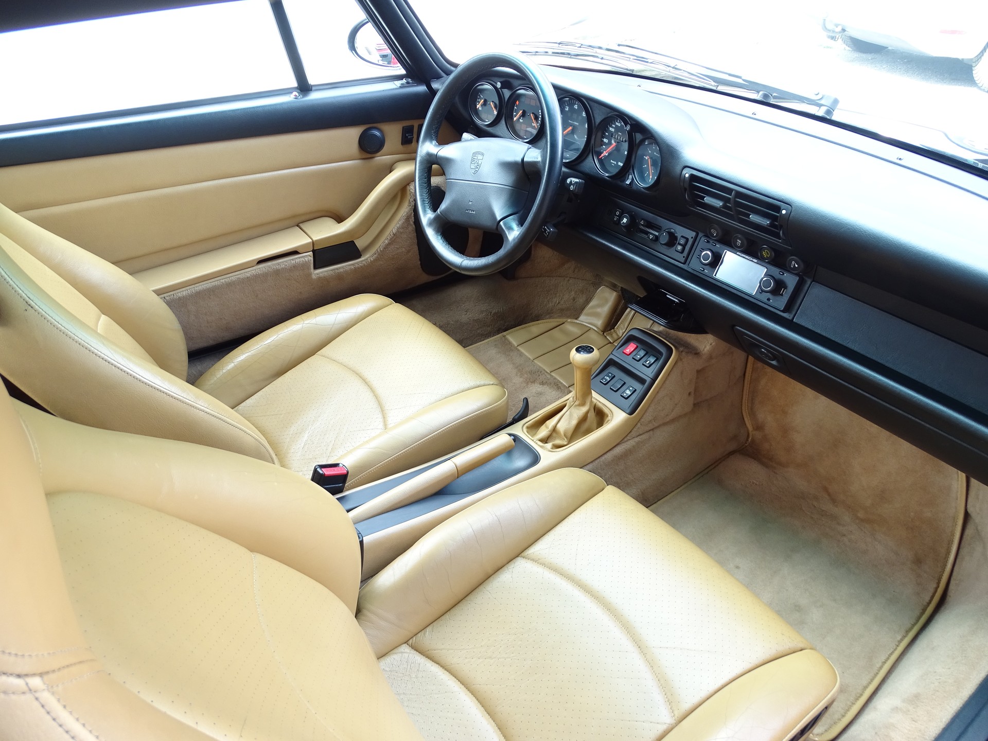 PORSCHE 993 Carrera 2 Cabrio-image-12