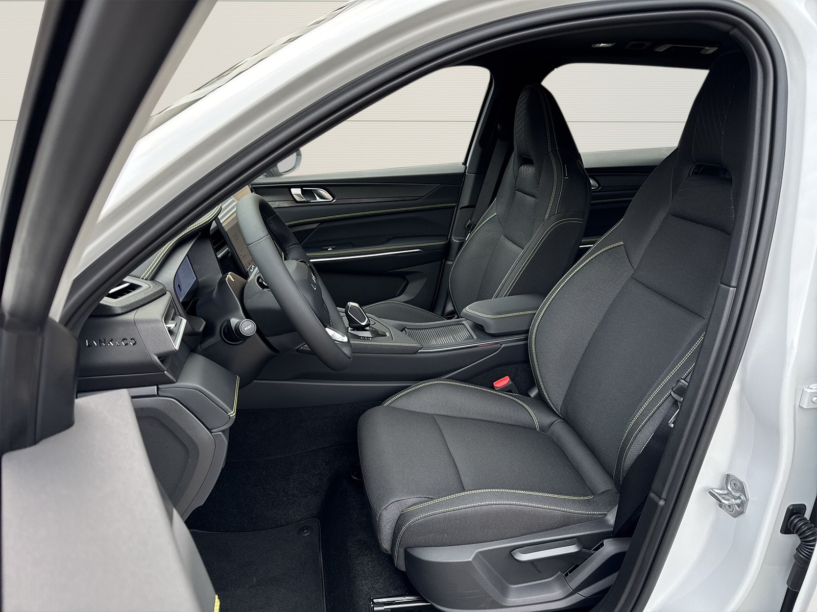 LYNK & CO 01 1.5 PHEV Core-image-6