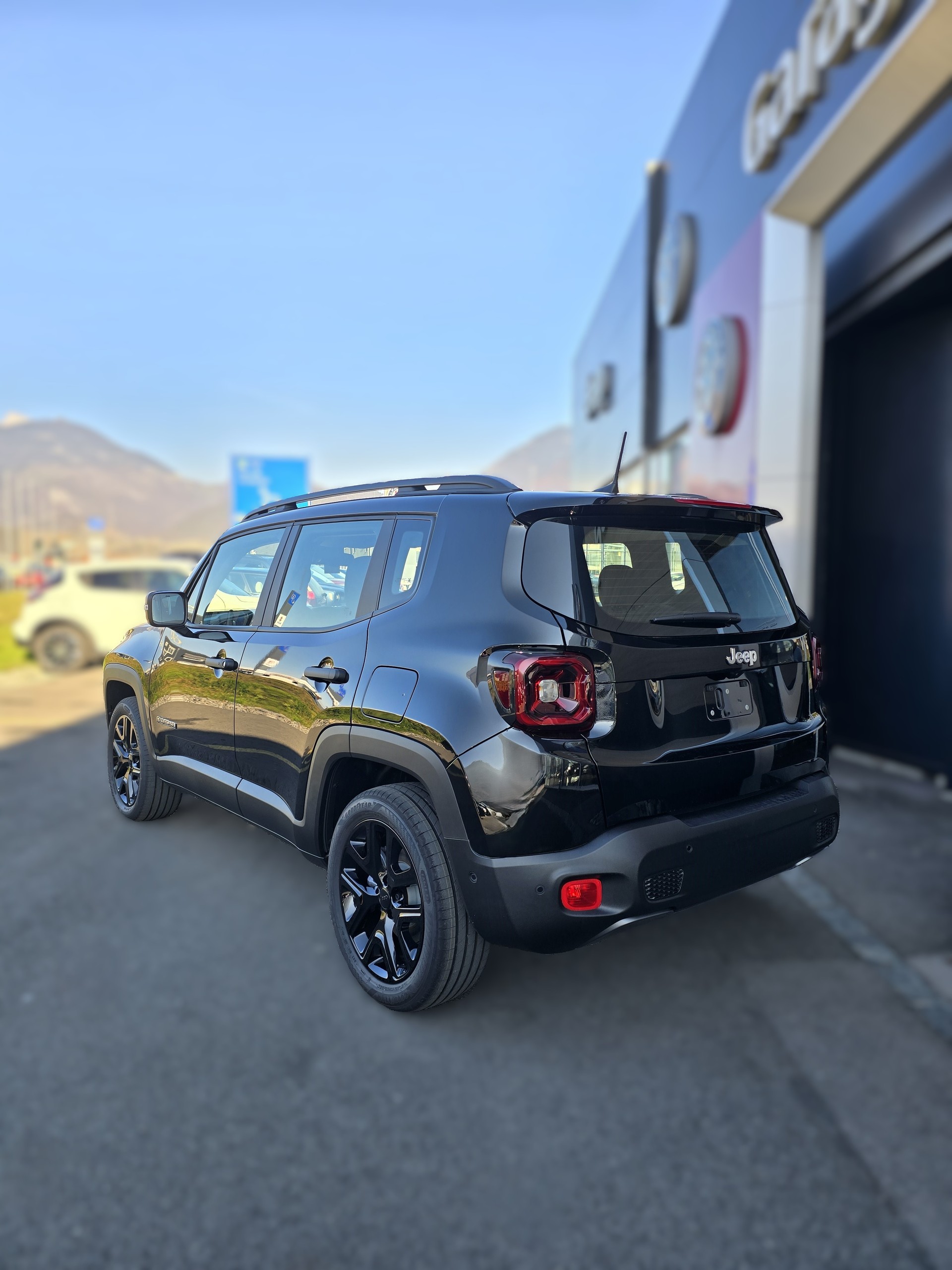 JEEP Renegade 1.5 MHEV Summit-showroom-element-3