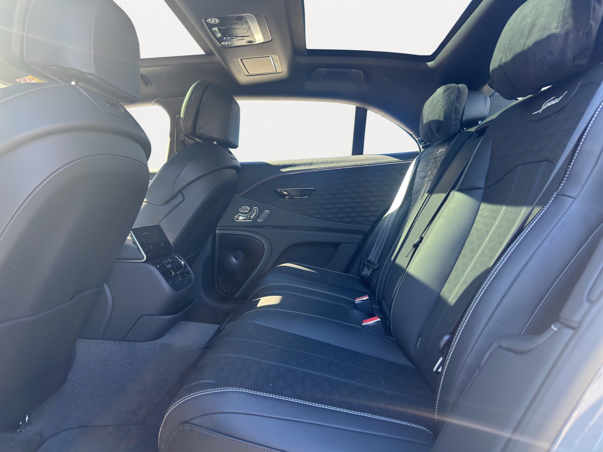 BENTLEY Flying Spur Speed 4.0 PHEV 782PS-image-10