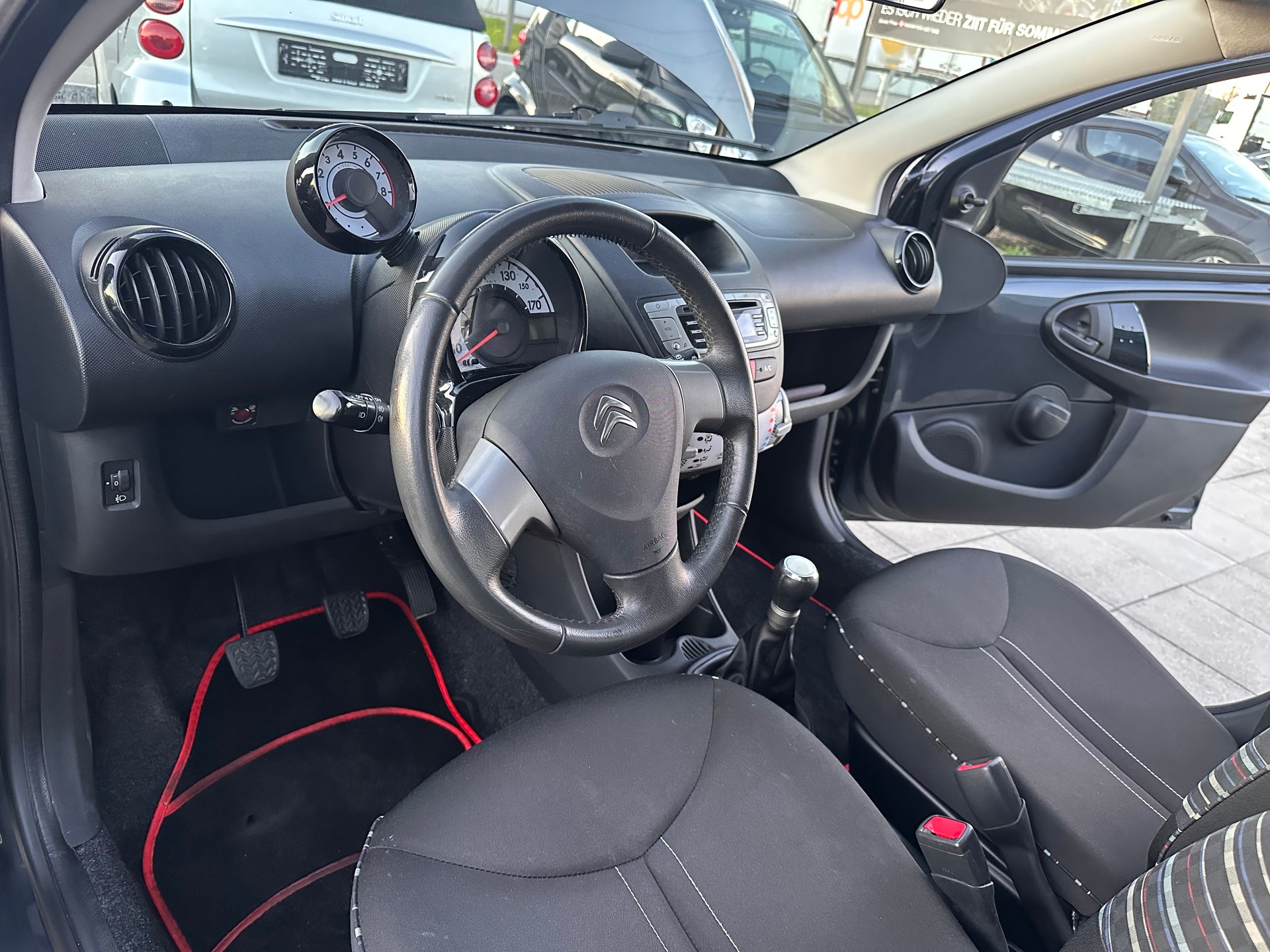 CITROEN C1 1.0i Exclusive-image-9