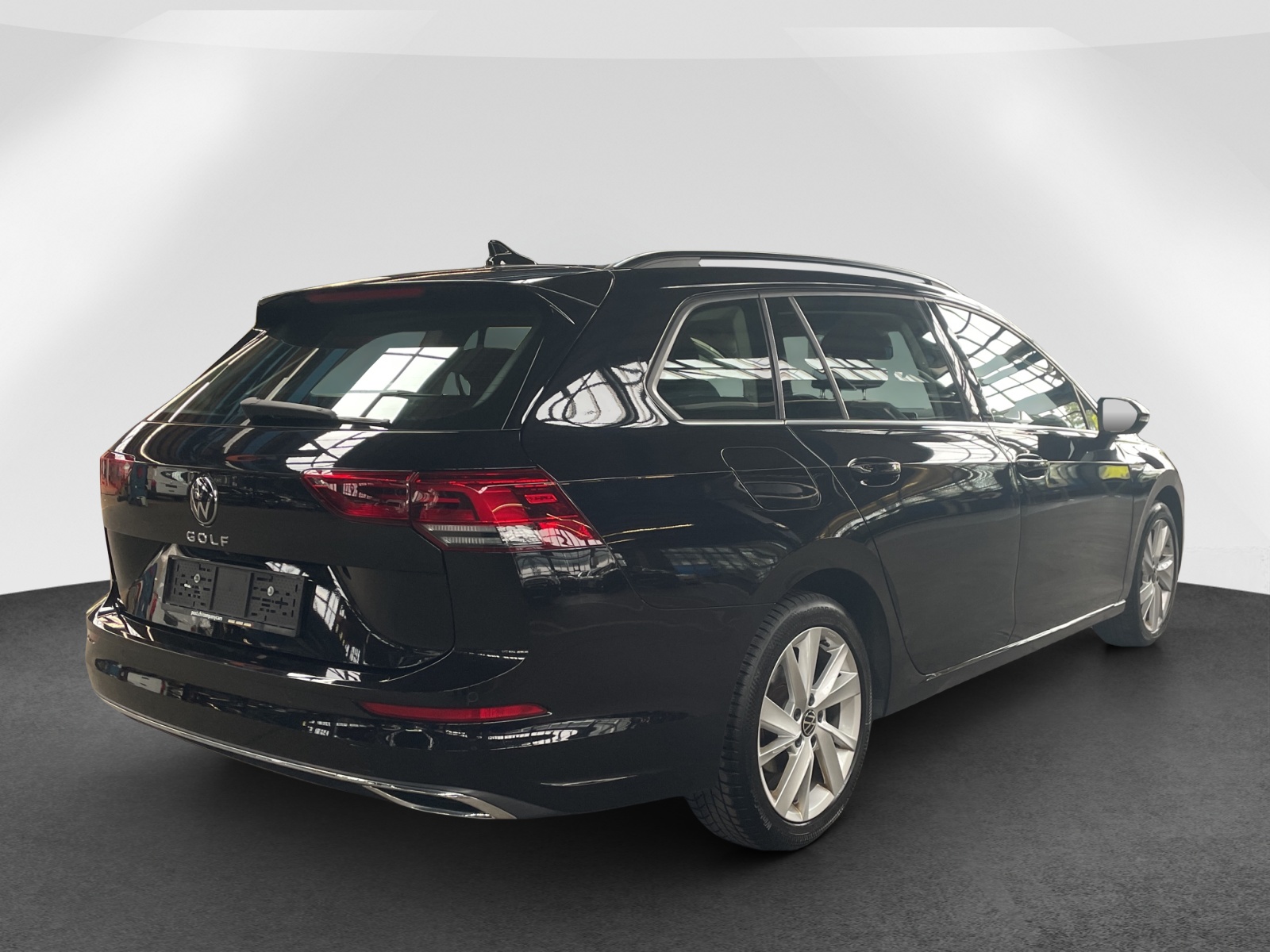 VW Golf VIII Variant 2.0 TDI Style DSG-image-5