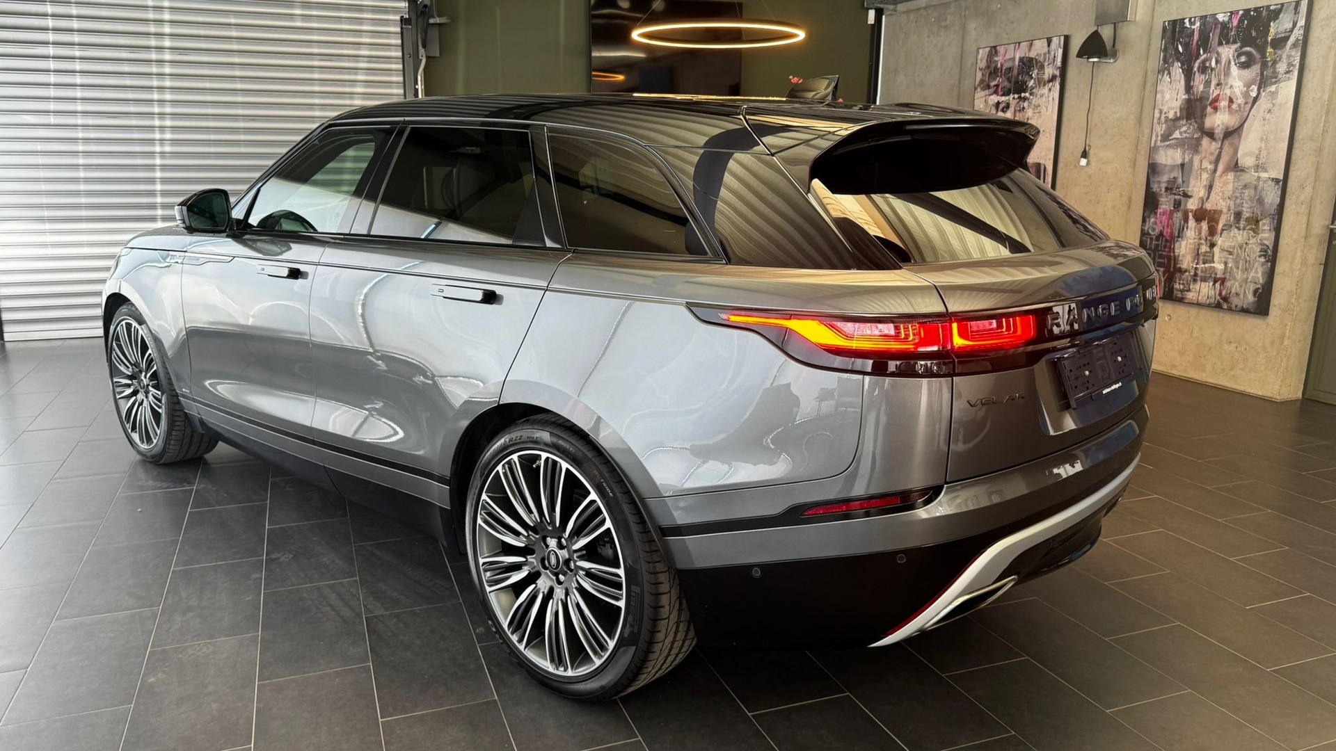LAND ROVER Range Rover Velar 3.0 D 300 R-Dynamic HSE-image-16