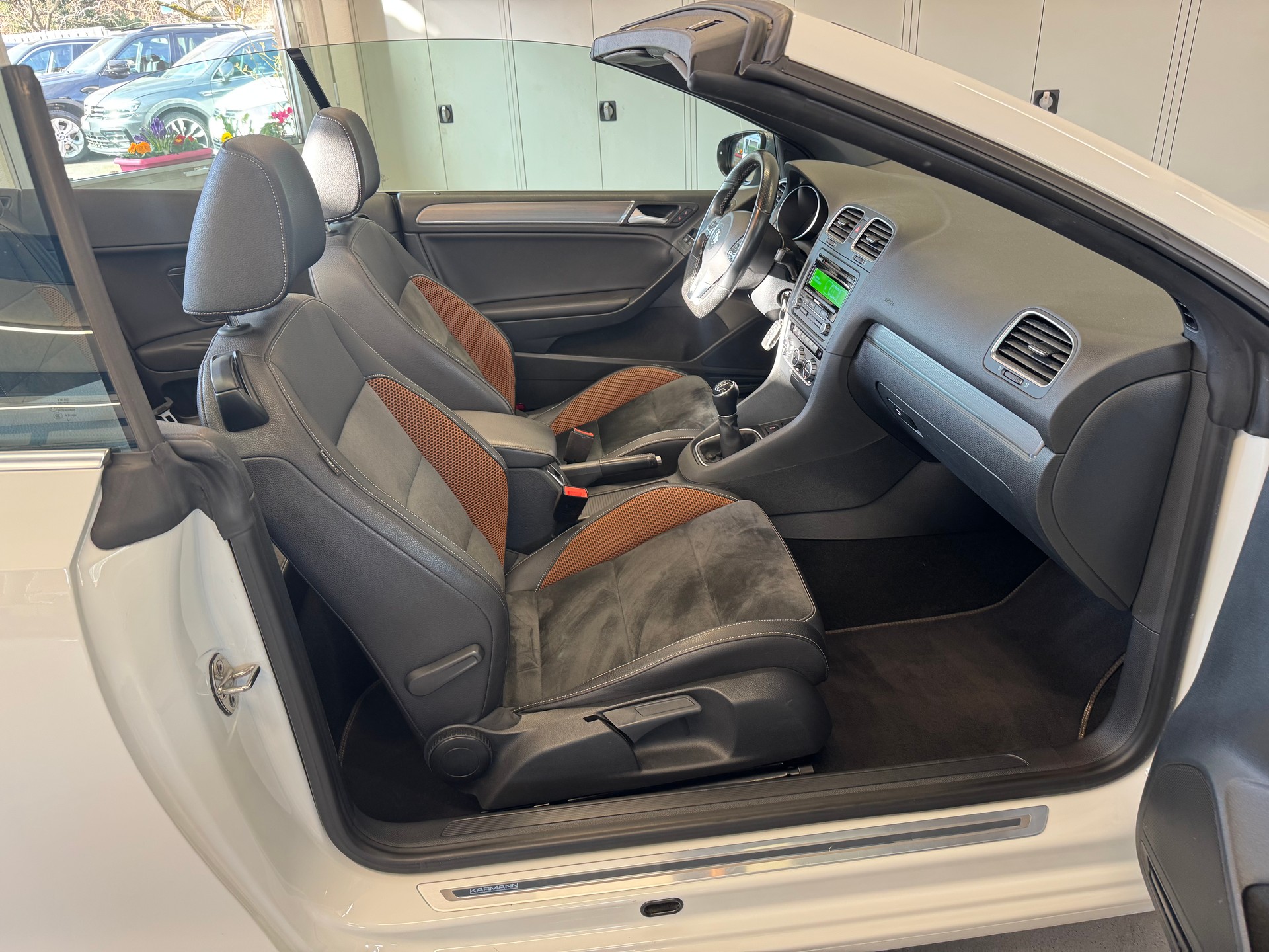VW Golf Cabrio 1.4 TSI Karmann-image-9