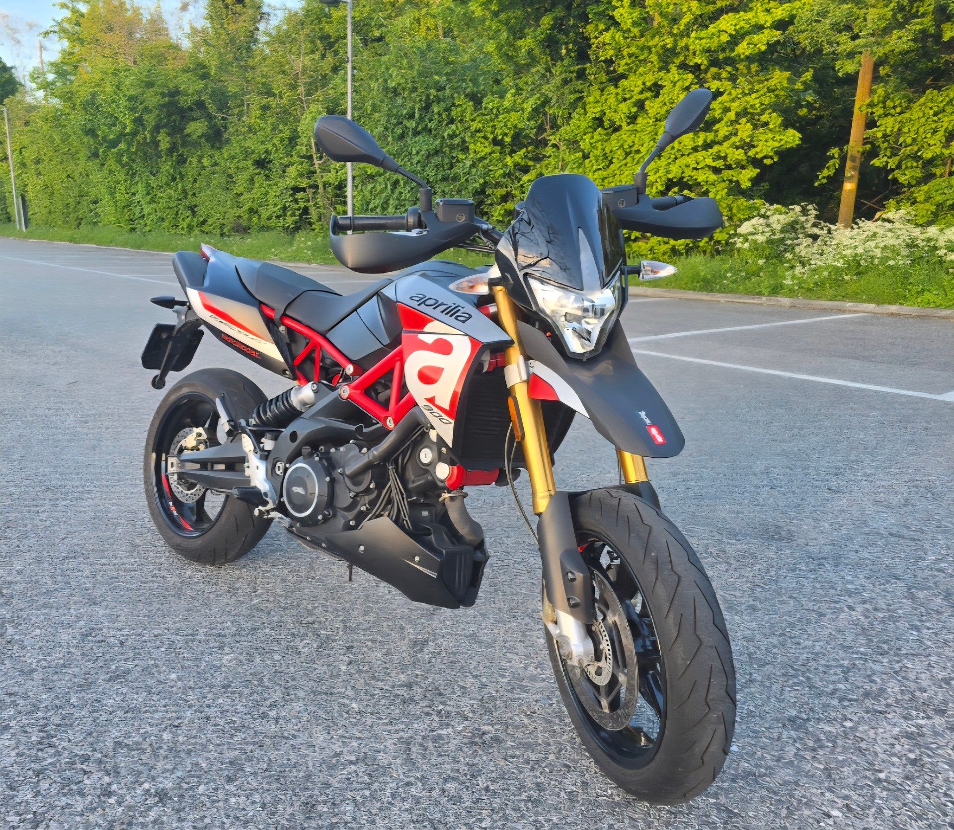 APRILIA Dorsoduro SMV 900-image-1