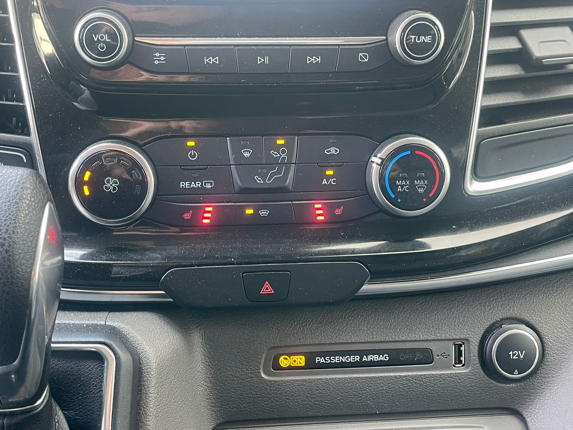 FORD Tourneo Custom 310 L1H1 Titanium SelectShift Automat 8-Sitzer-image-14