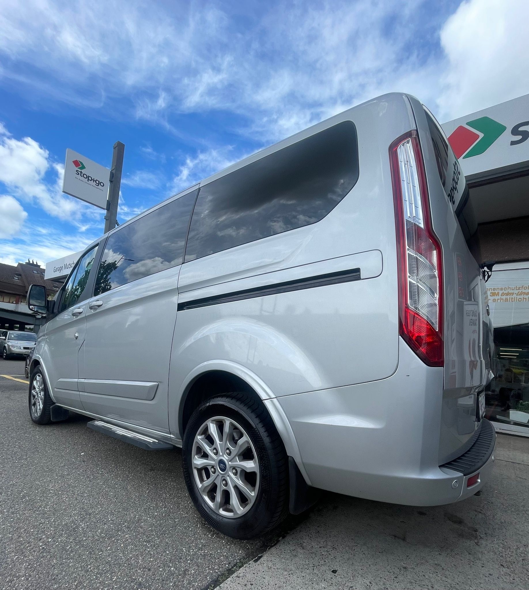 FORD Tourneo Custom 310 L1H1 Titanium SelectShift Automat 8-Sitzer-image-4