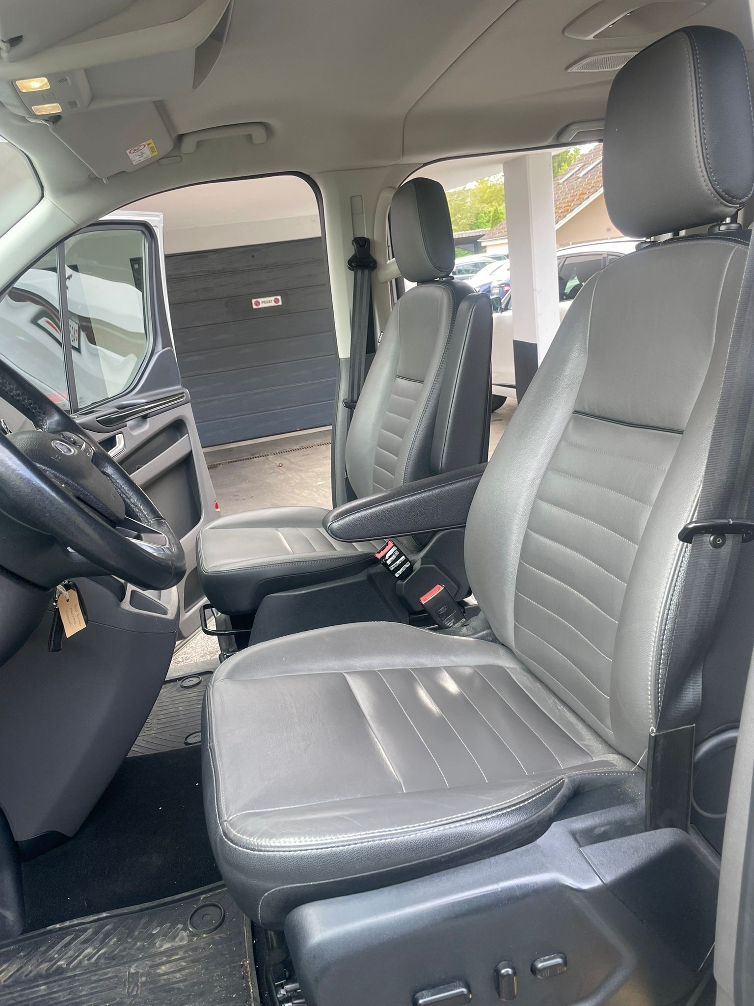 FORD Tourneo Custom 310 L1H1 Titanium SelectShift Automat 8-Sitzer-image-7