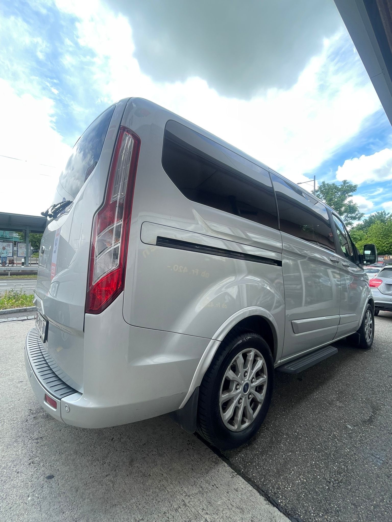 FORD Tourneo Custom 310 L1H1 Titanium SelectShift Automat 8-Sitzer-image-1