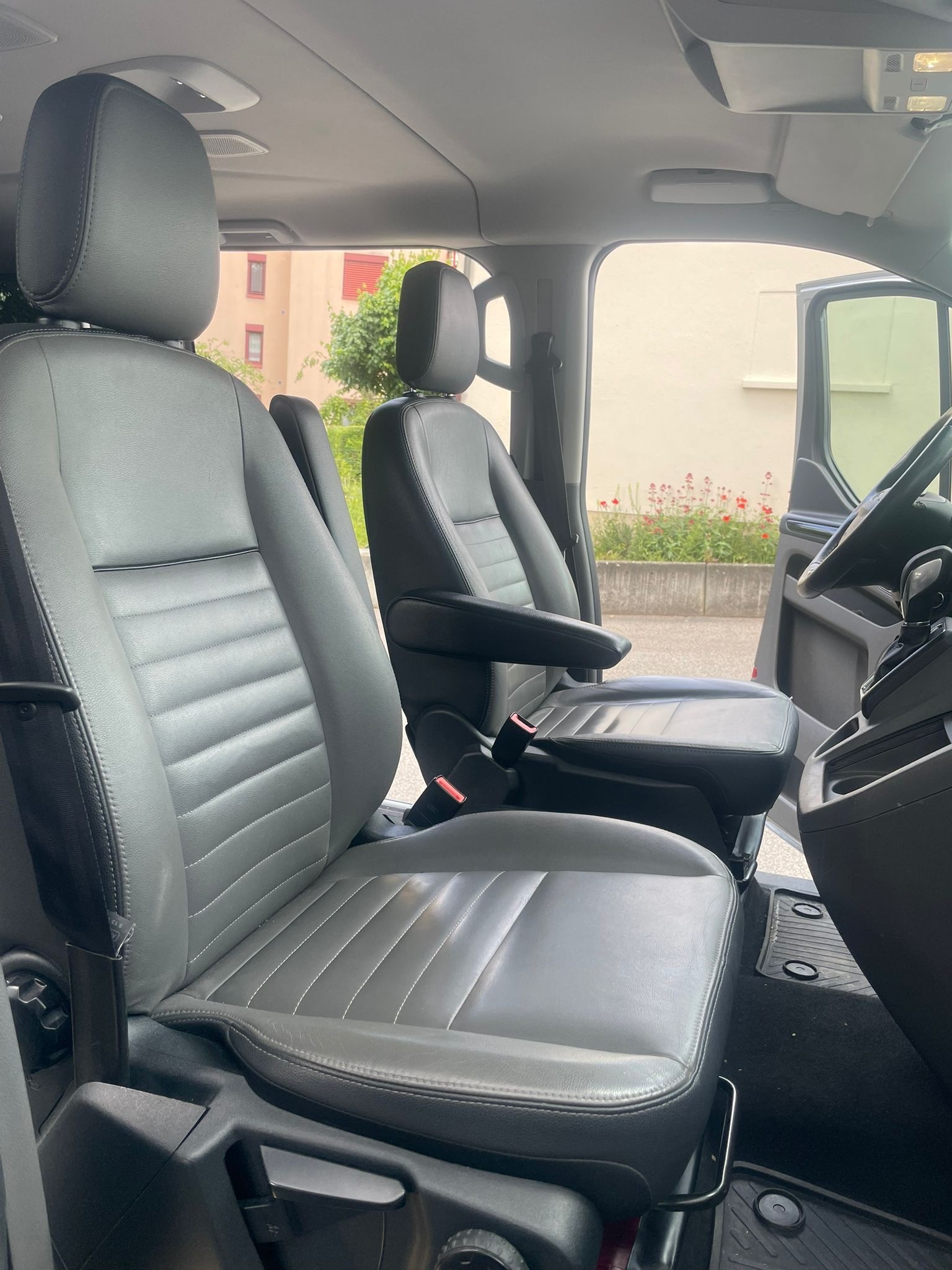 FORD Tourneo Custom 310 L1H1 Titanium SelectShift Automat 8-Sitzer-image-9