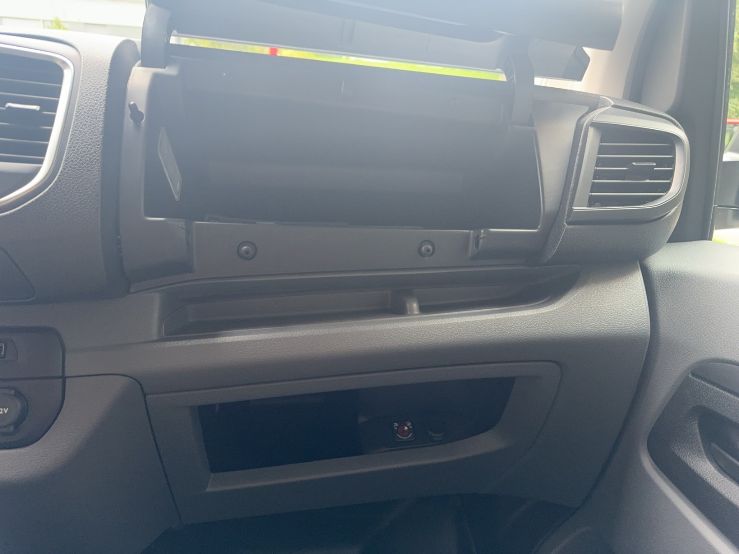 PEUGEOT Expert HDi120 S&S Prem. S-image-10